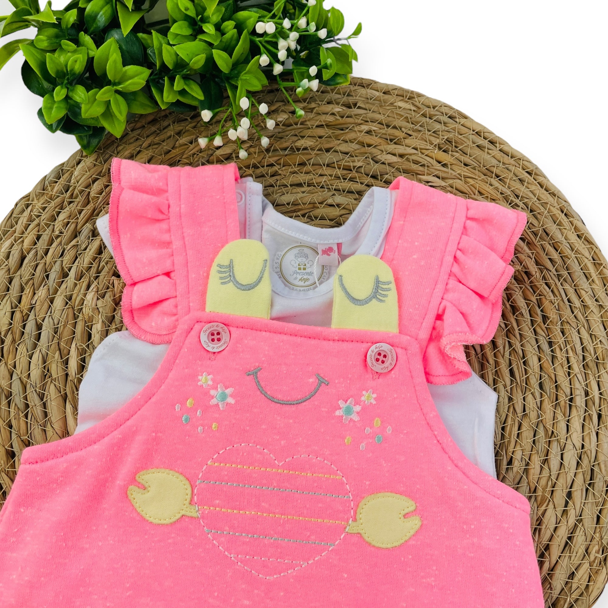 Conjunto Presente De Anjo Bebê Menina Jardineira Siri