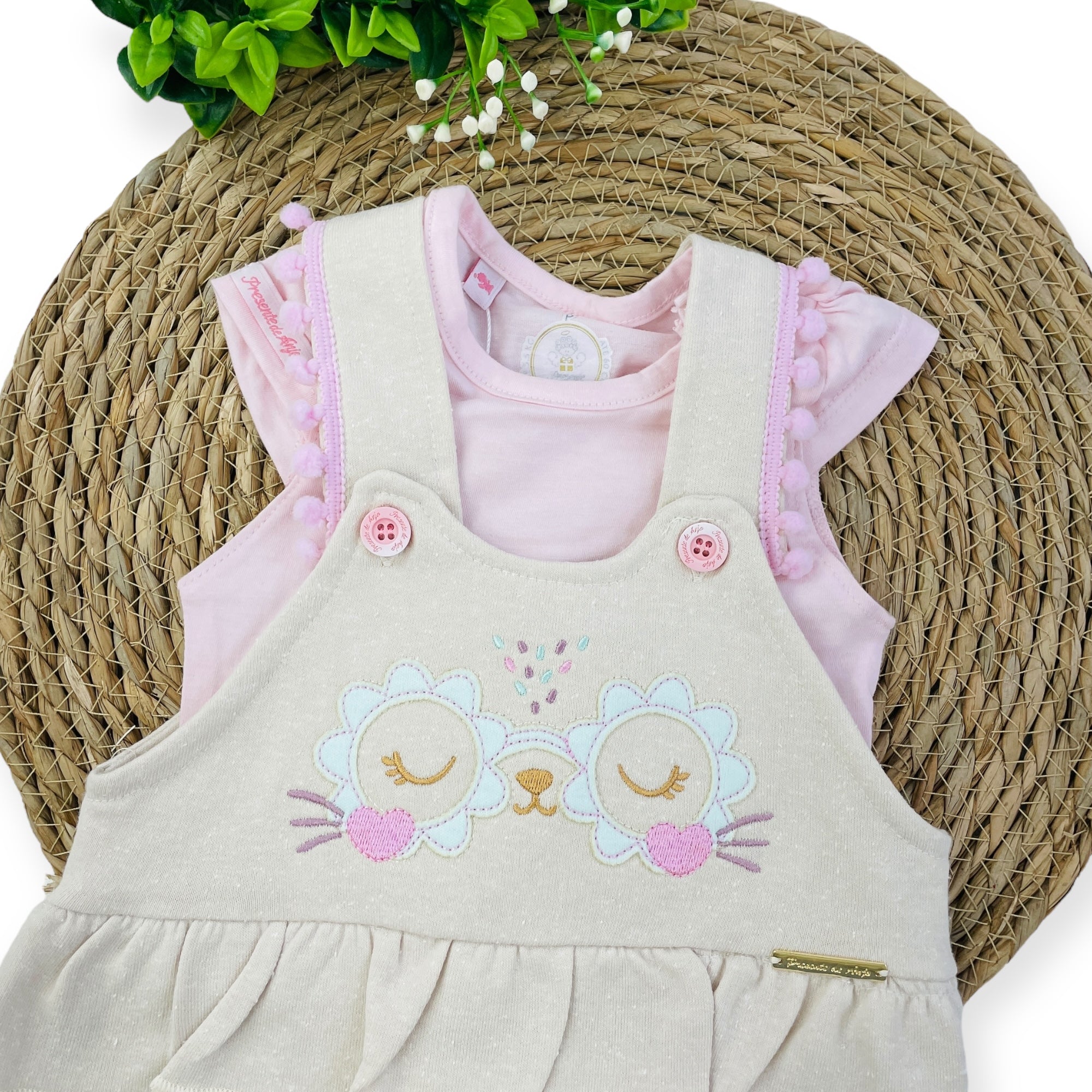 Conjunto Presente De Anjo Bebê Menina Jardineira Coelha
