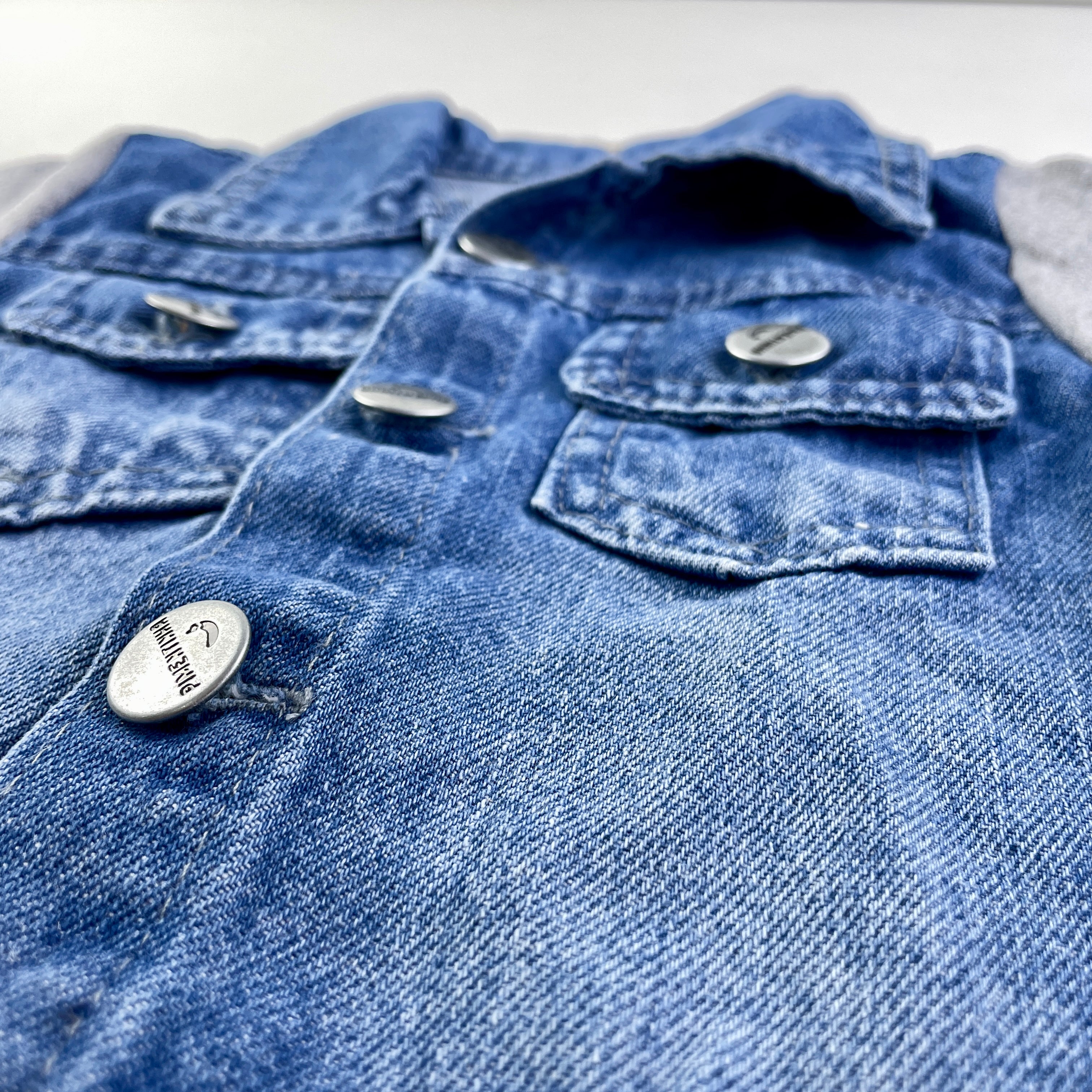 Jaqueta Jeans Infantil com Manga Moletom Conforto