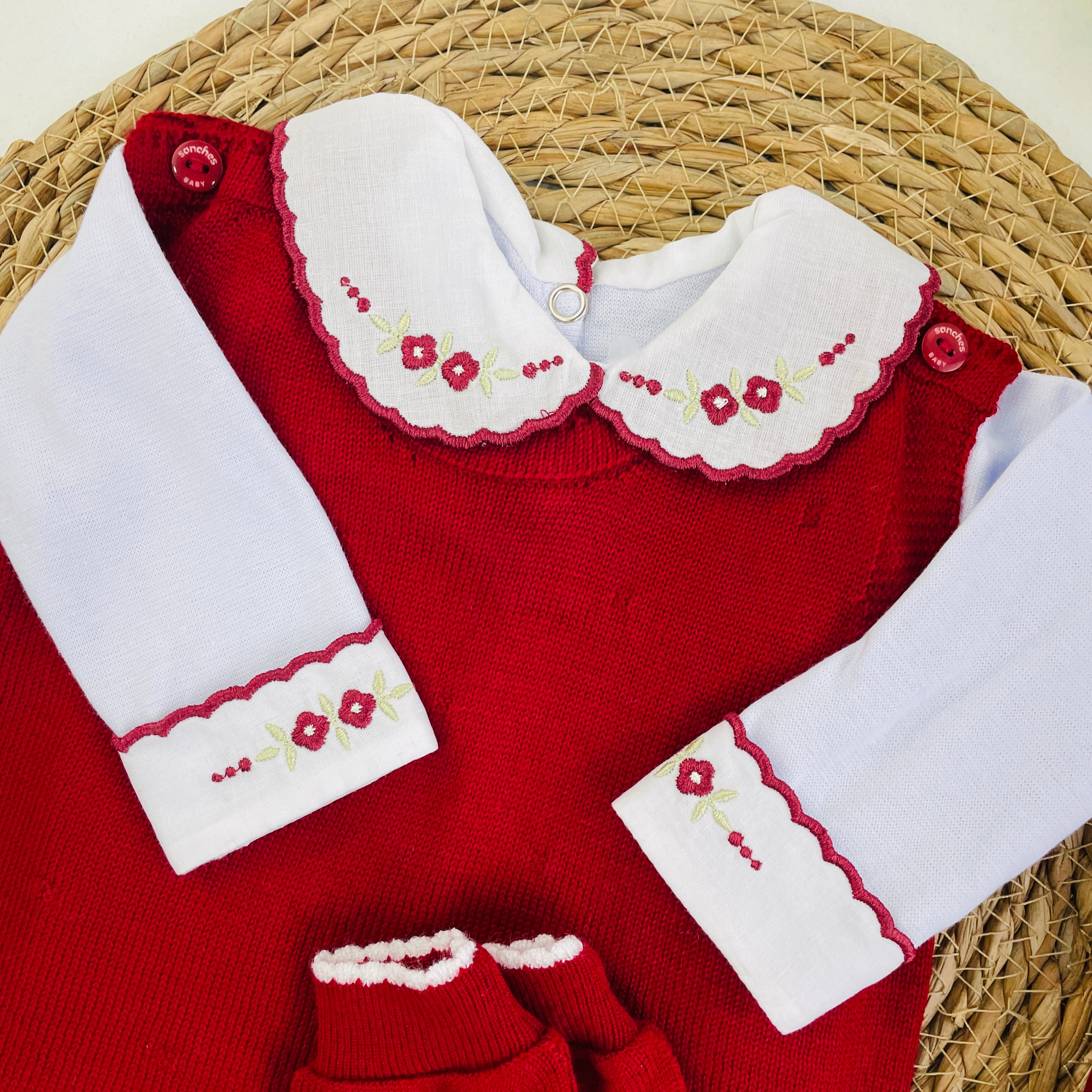 Saida De Maternidade Sanches Baby Bordada Em Tricot 6 Peças