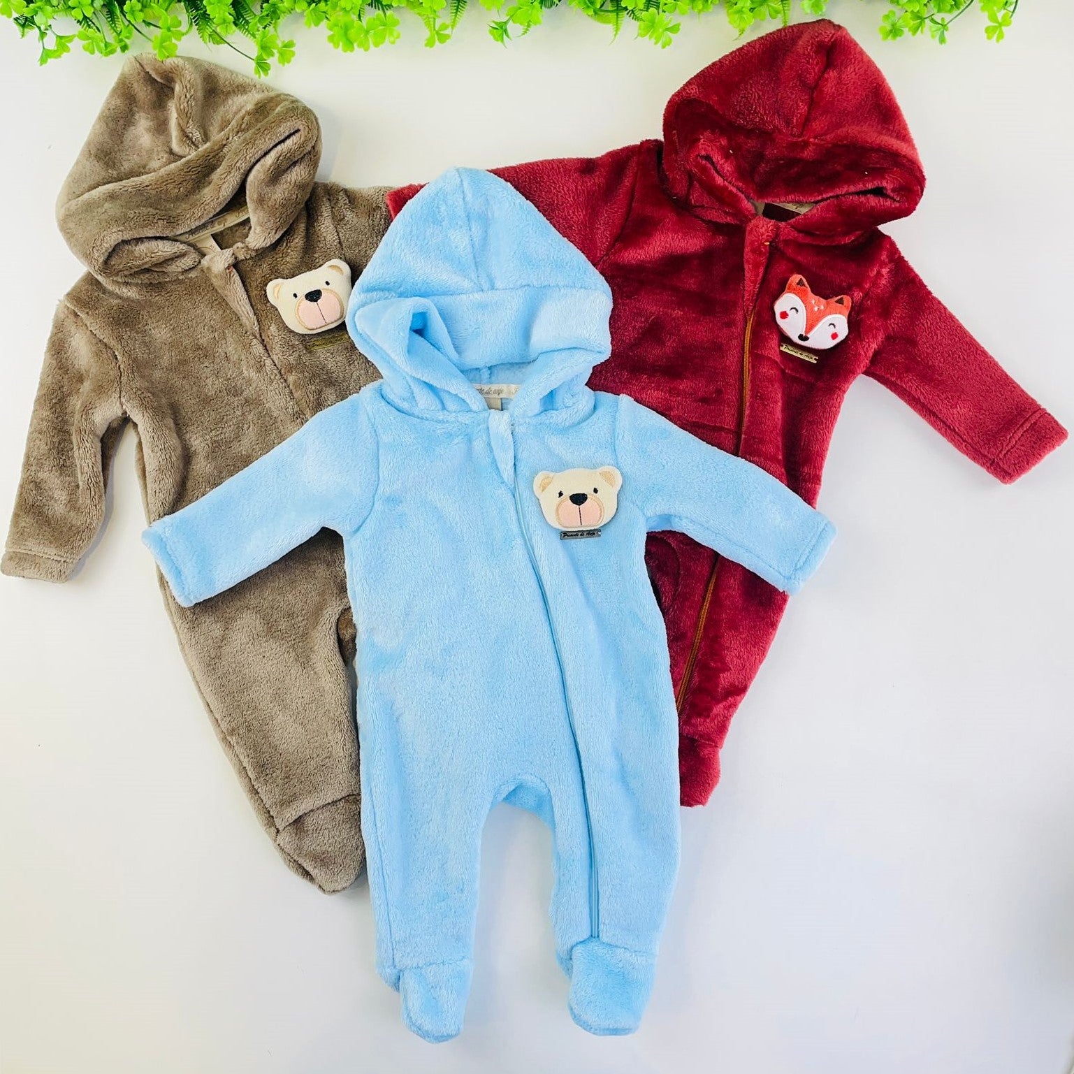Macacão Longo Bebê Presente de Anjo Peluciado com Capuz Inverno