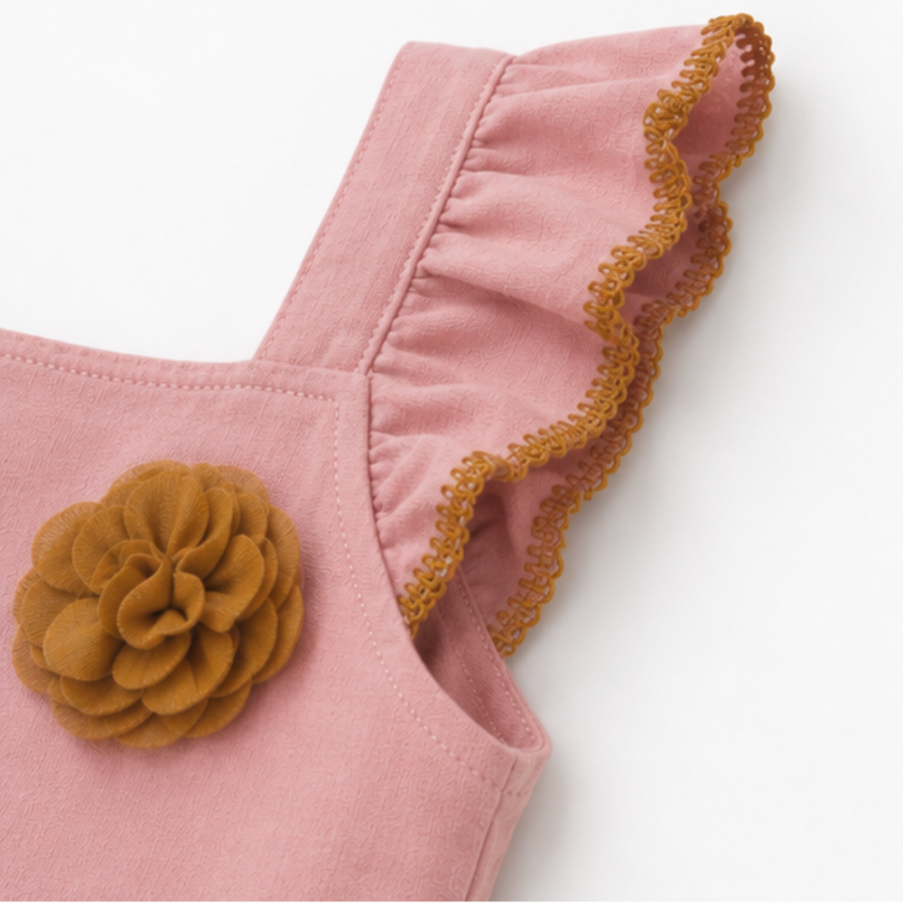 Vestido Infantil Feminino Kyly Romântico com Aplicação de Flor e Barrado Ondulado