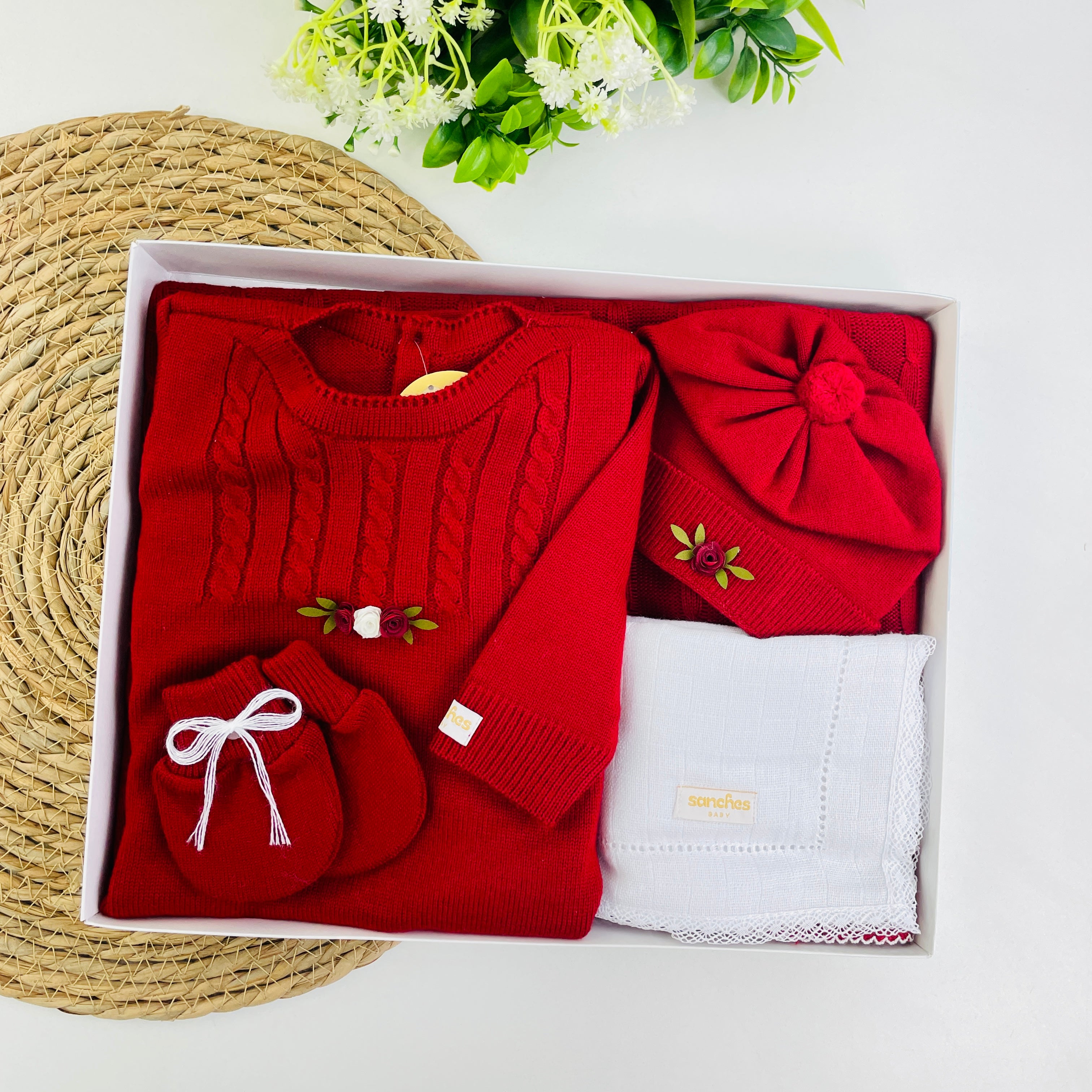 Saida De Maternidade Macacão Sanches Baby Trama E Florzinhas Em Tricot 5 Peças