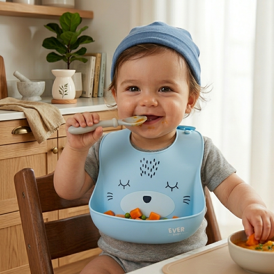 Babador de Silicone com Pega Migalhas Ever Baby Gatinho +3M