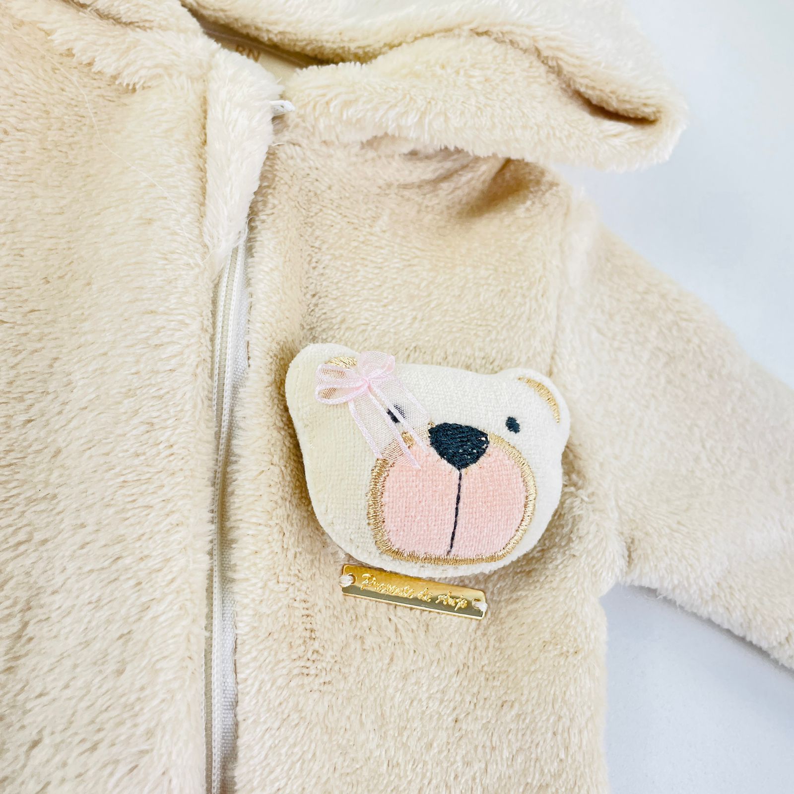 Macacão Longo Bebê Presente de Anjo Peluciado com Capuz Inverno