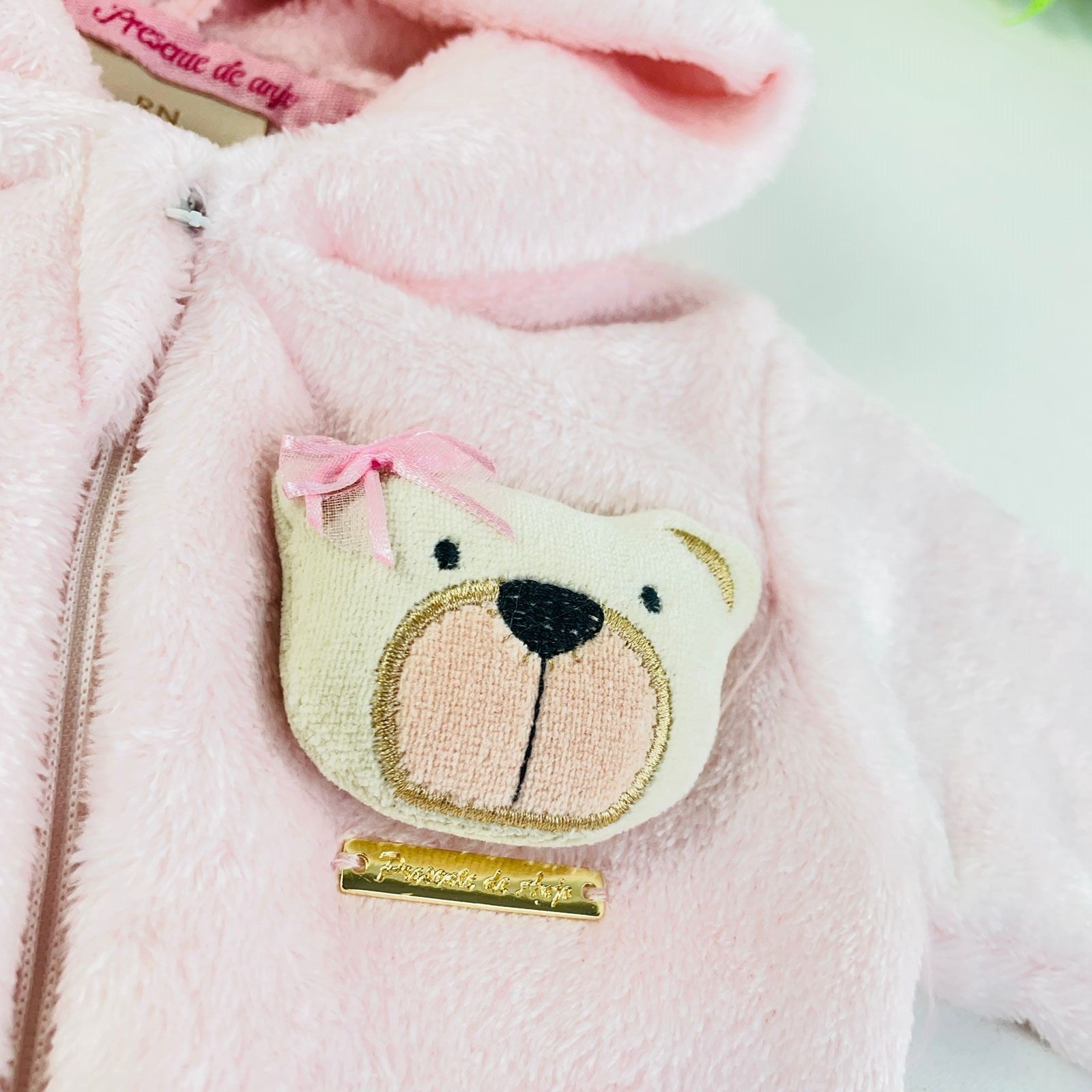 Macacão Longo Bebê Presente de Anjo Peluciado com Capuz Inverno