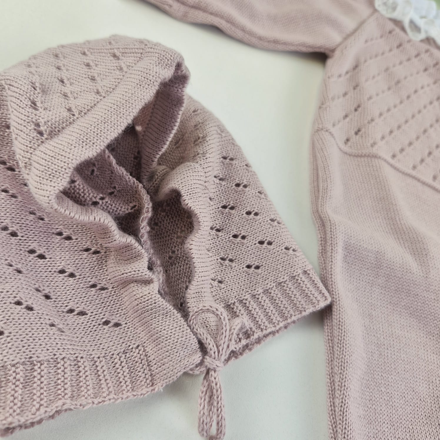 Saída de Maternidade Tamine Baby Alice Maria 4 Pçs - Romantismo e Delicadeza em Tricot de Luxo