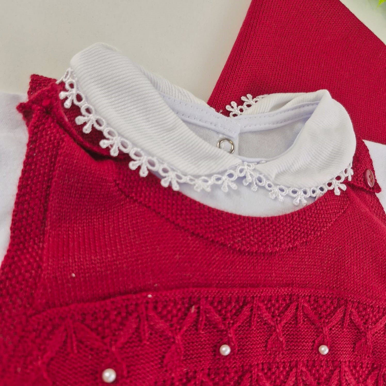 Saída de Maternidade Tamine Baby Naty 3 Pçs - Delicadeza Clássica e Brilho de Pérolas em Tricot Premium