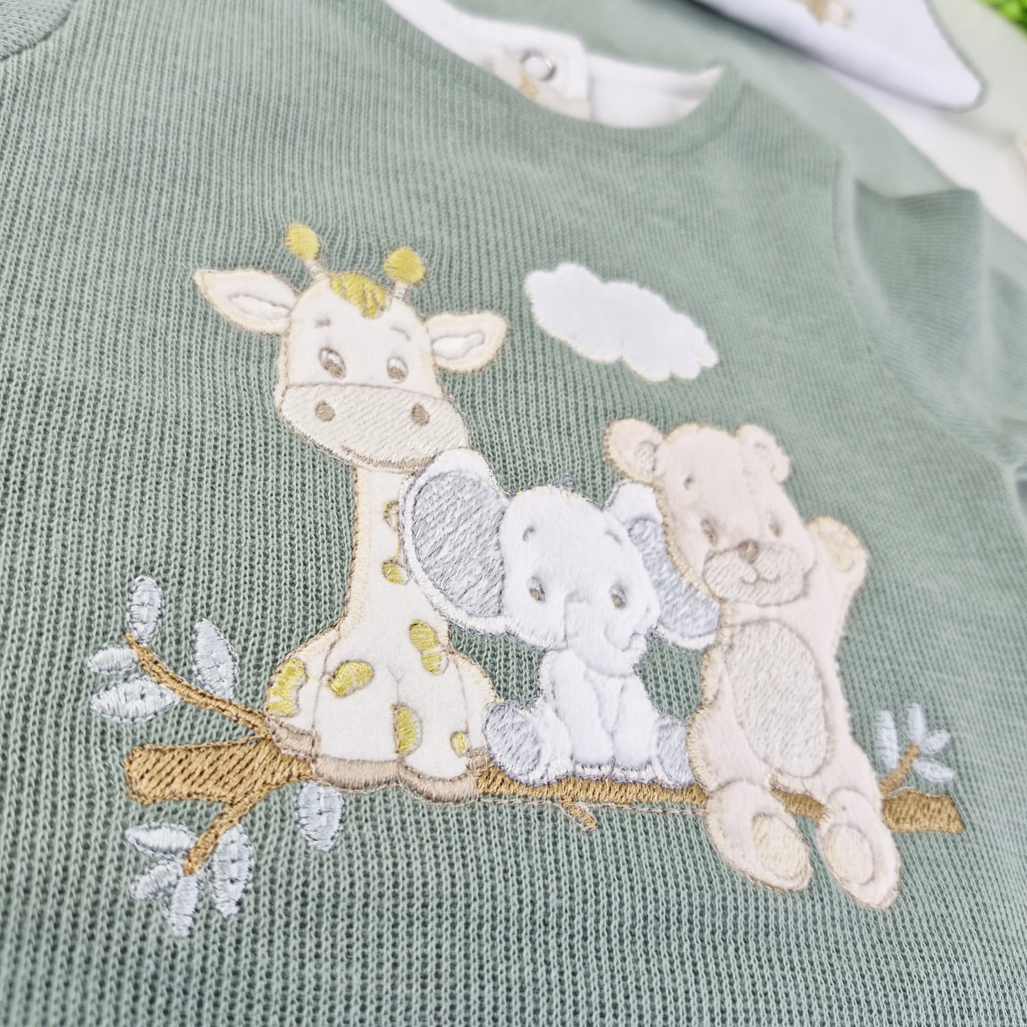 Saída de Maternidade Pipoquinhas Baby Macacão Tricotil Aventureiros 4 Peças - Conforto em Algodão e Ternura Safari