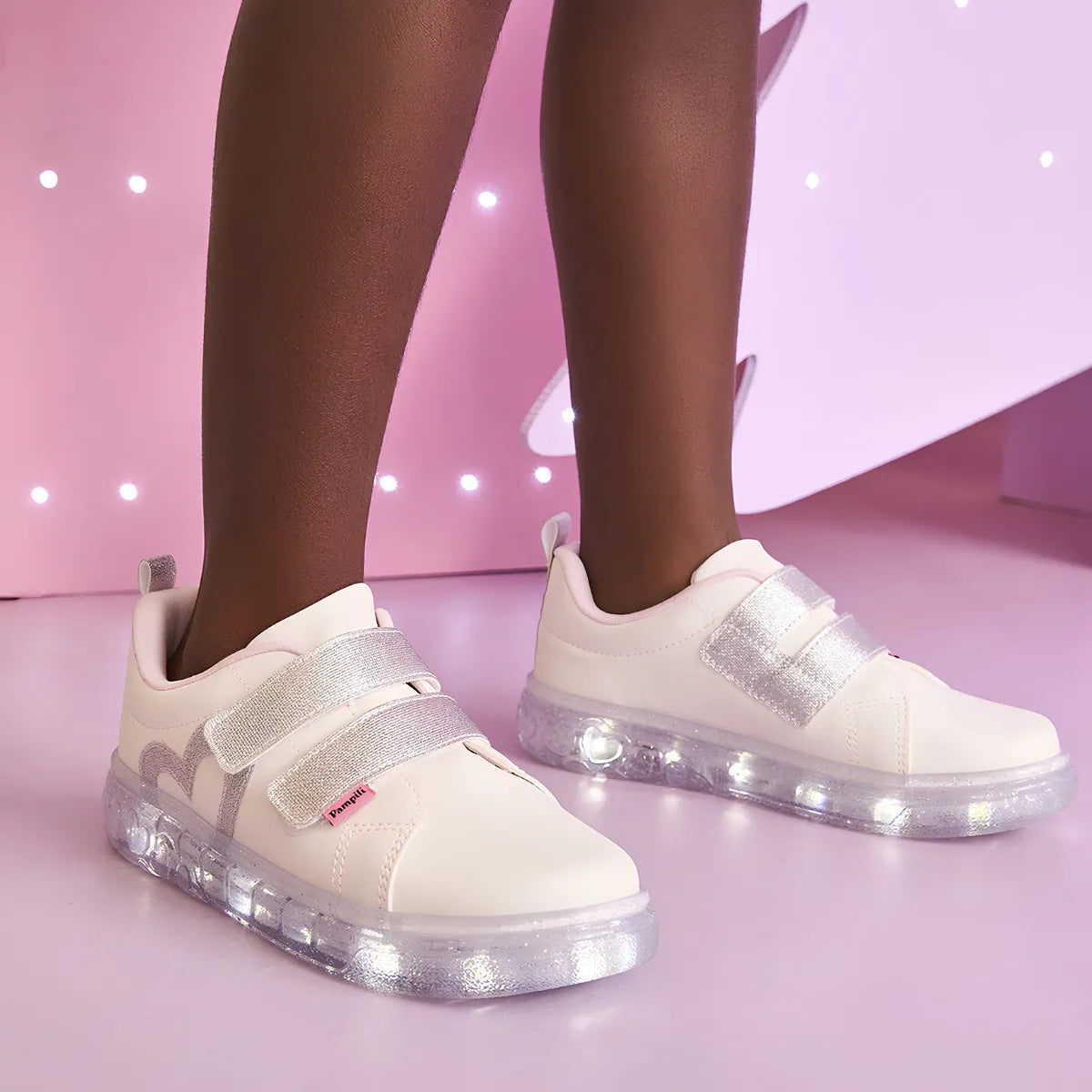 Tênis Pampili Sneaker Luz CoraÇão Icónico