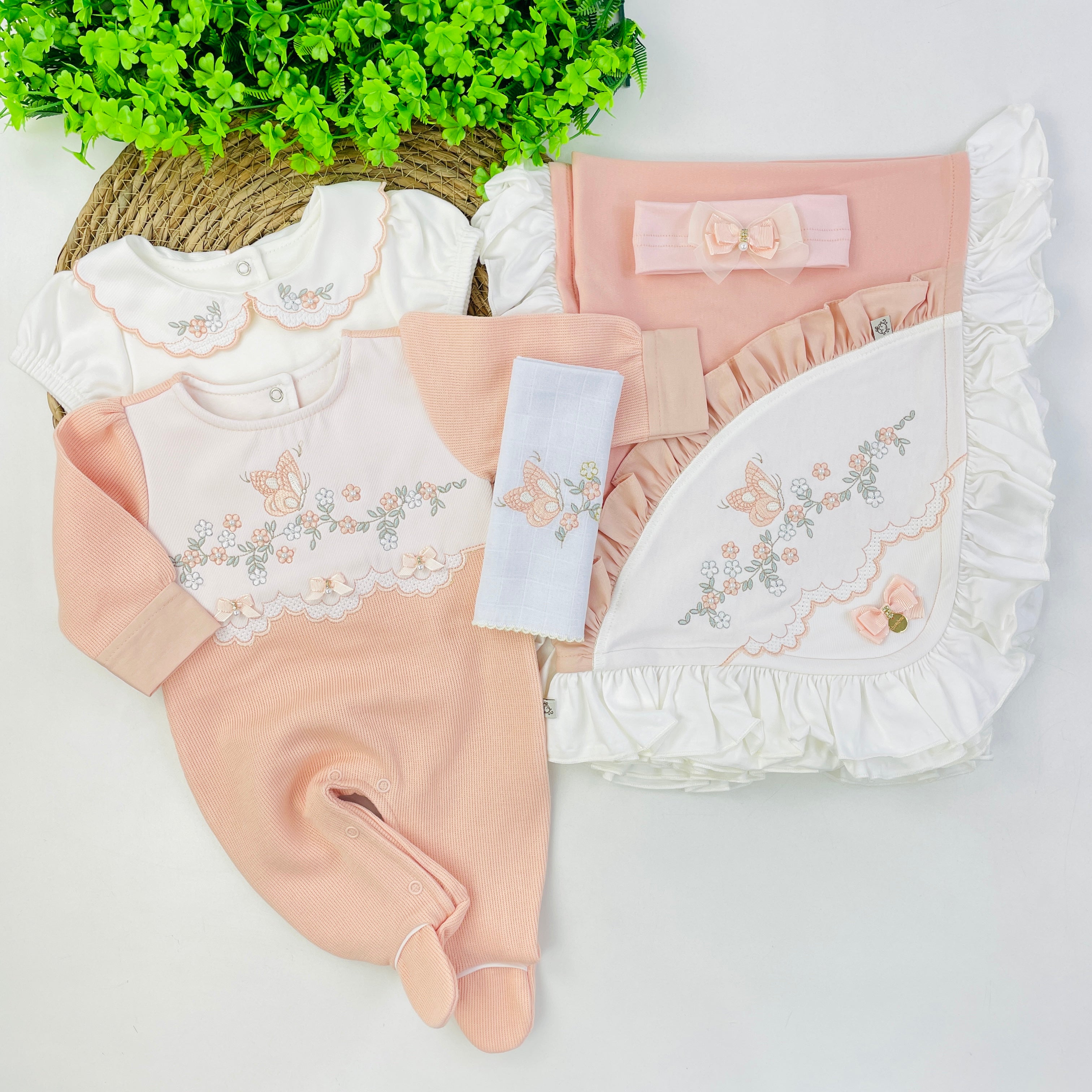Saída De Maternidade Pipoquinhas Baby Menina Tricotil Borboletas 5 Peças