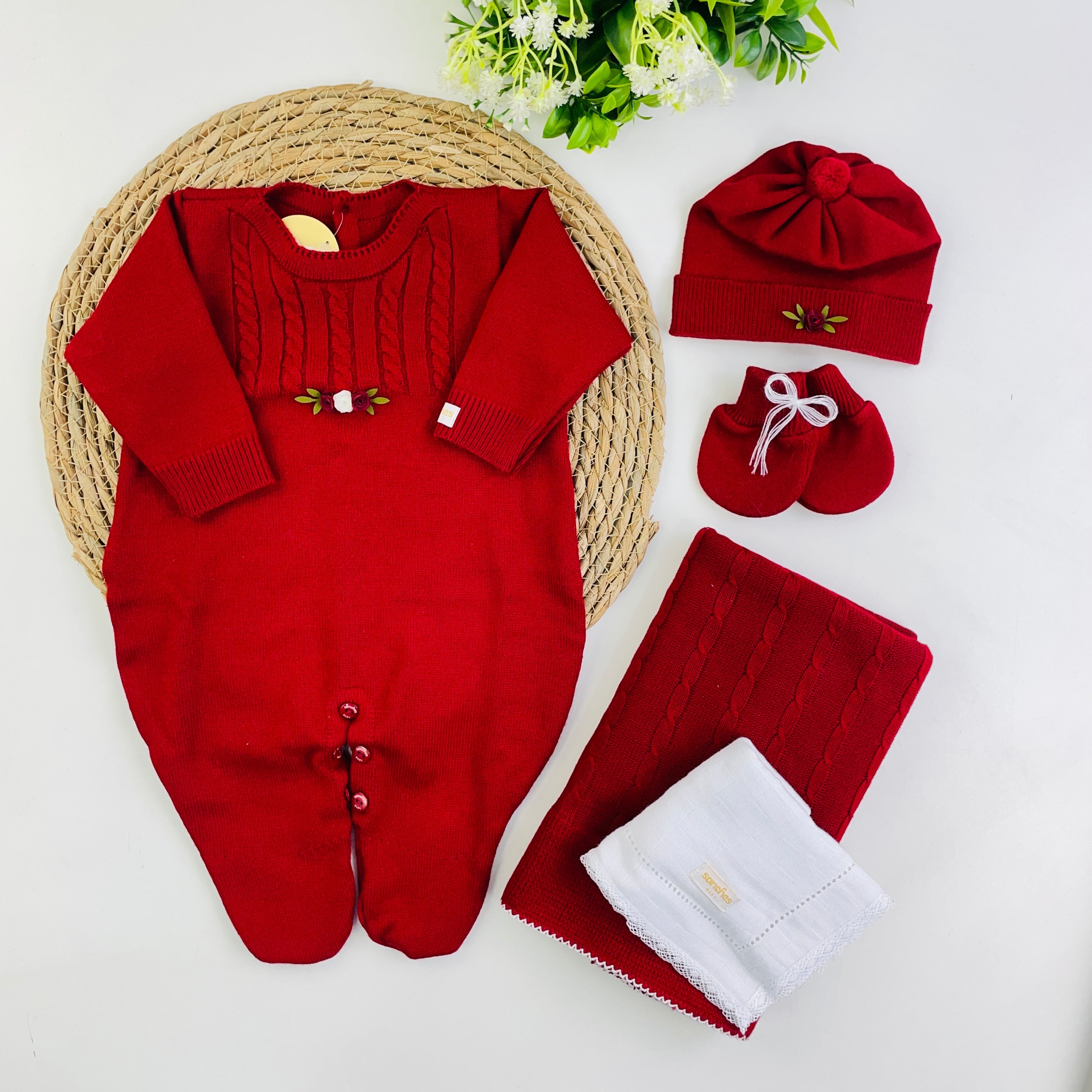 Saida De Maternidade Macacão Sanches Baby Trama E Florzinhas Em Tricot 5 Peças
