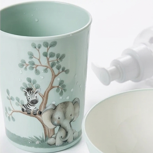 Kit Higiene Bebê Plasútil Safari 5 Peças Livre de BPA com Cesta e Molhadeira