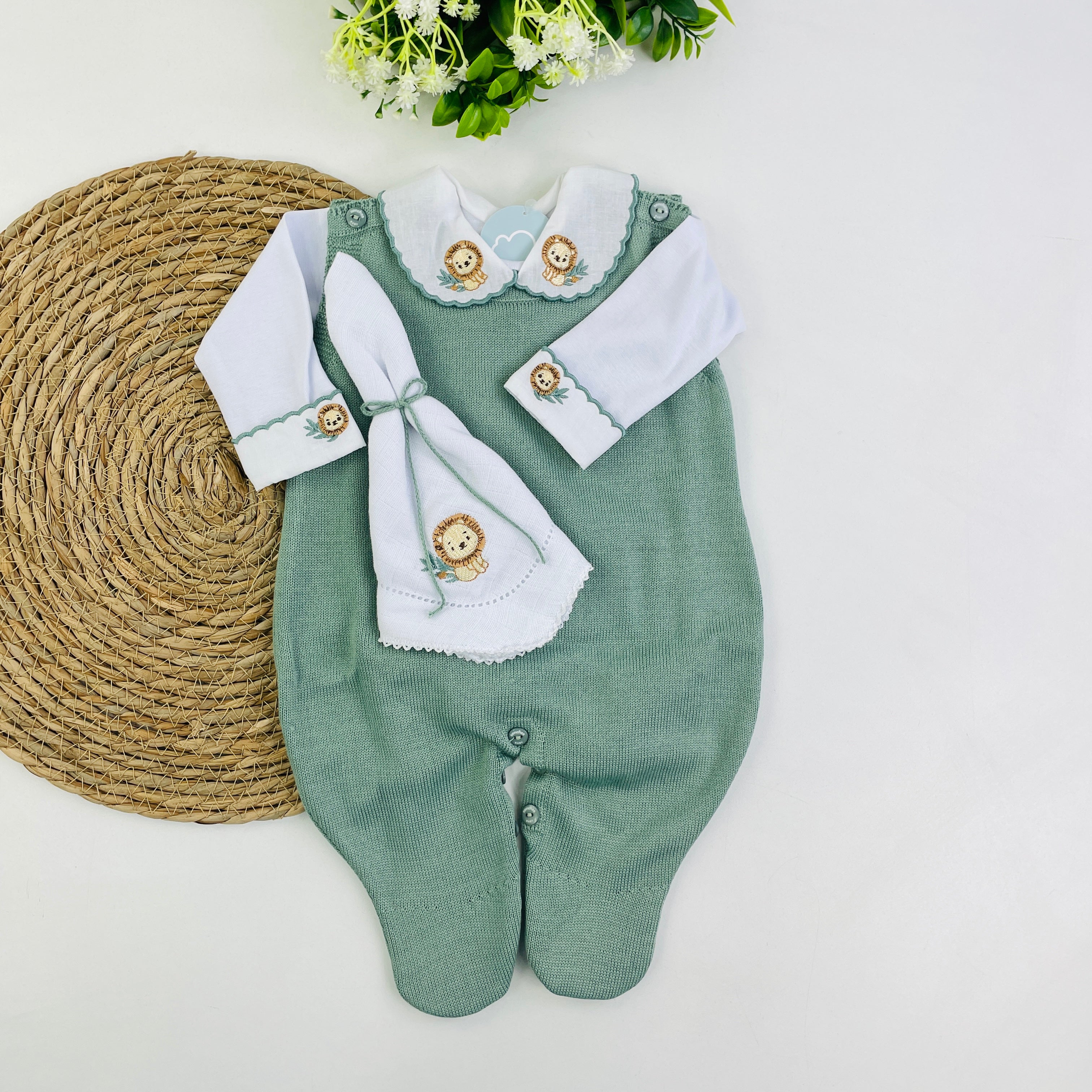 Conjunto Sanches Baby Bordado Em Tricot 3 Peças