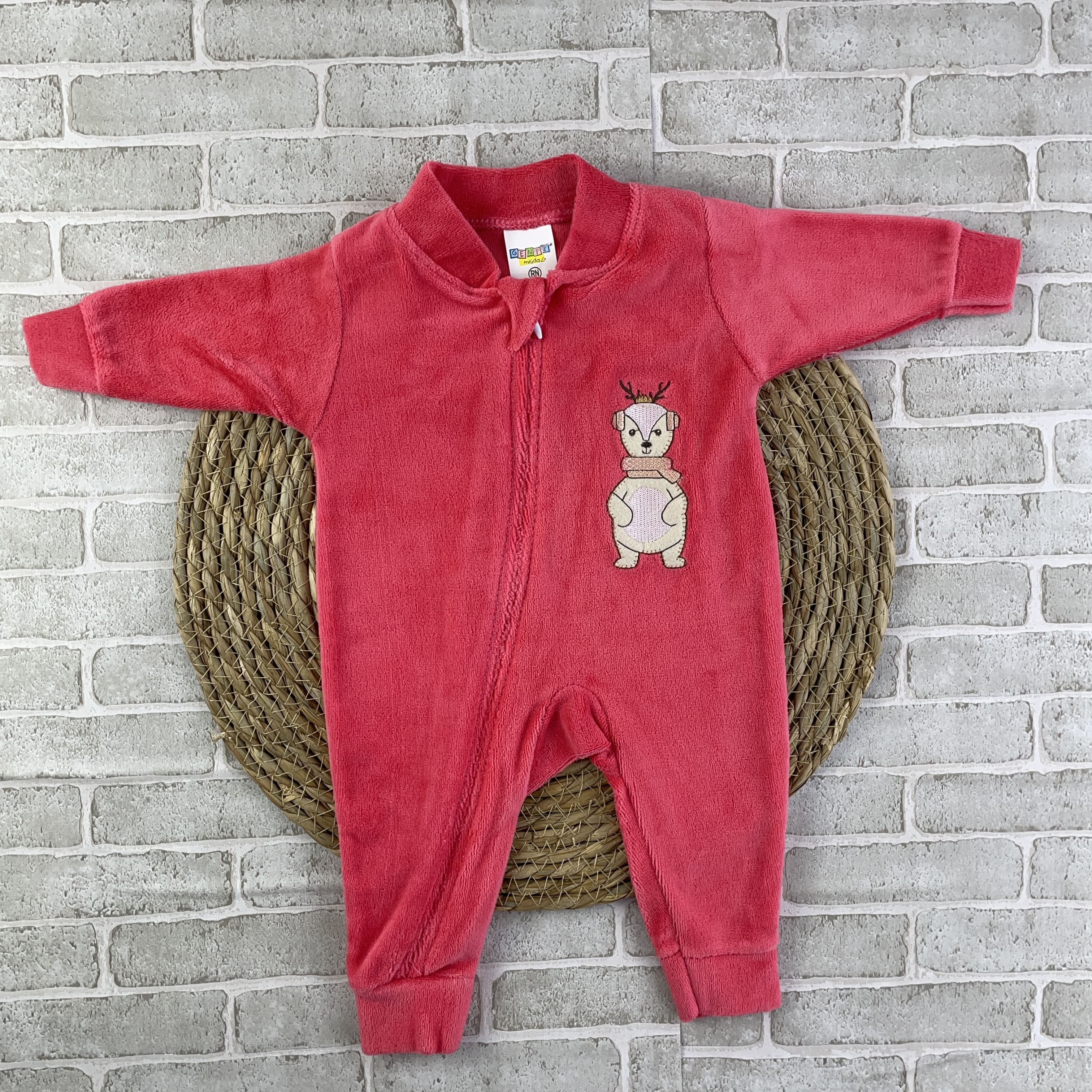 Macacão Bebê Plush Gente Miúda Bordado com Zíper Confortável Infantil