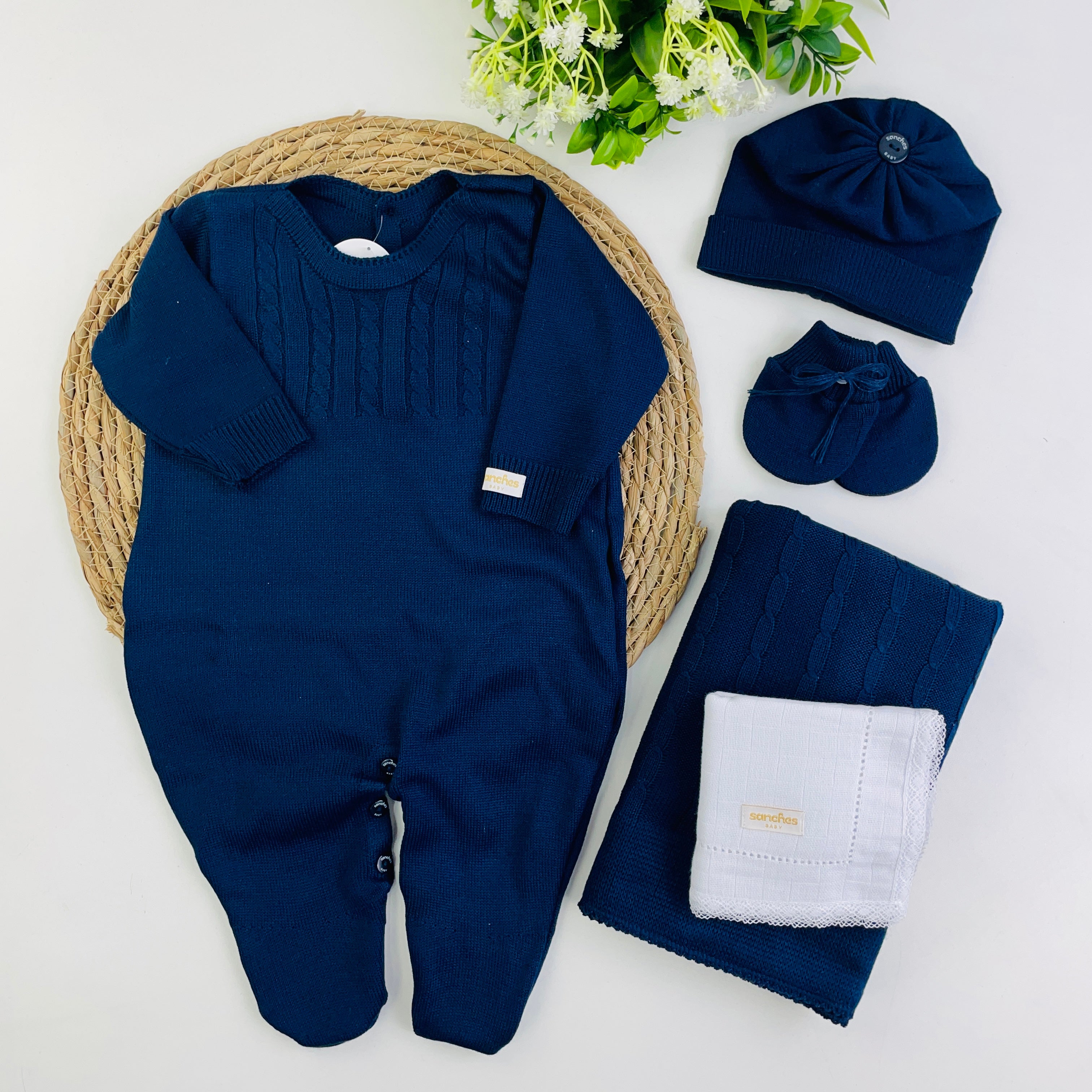 Saida De Maternidade Macacão Sanches Baby Trança Em Tricot 5 Peças