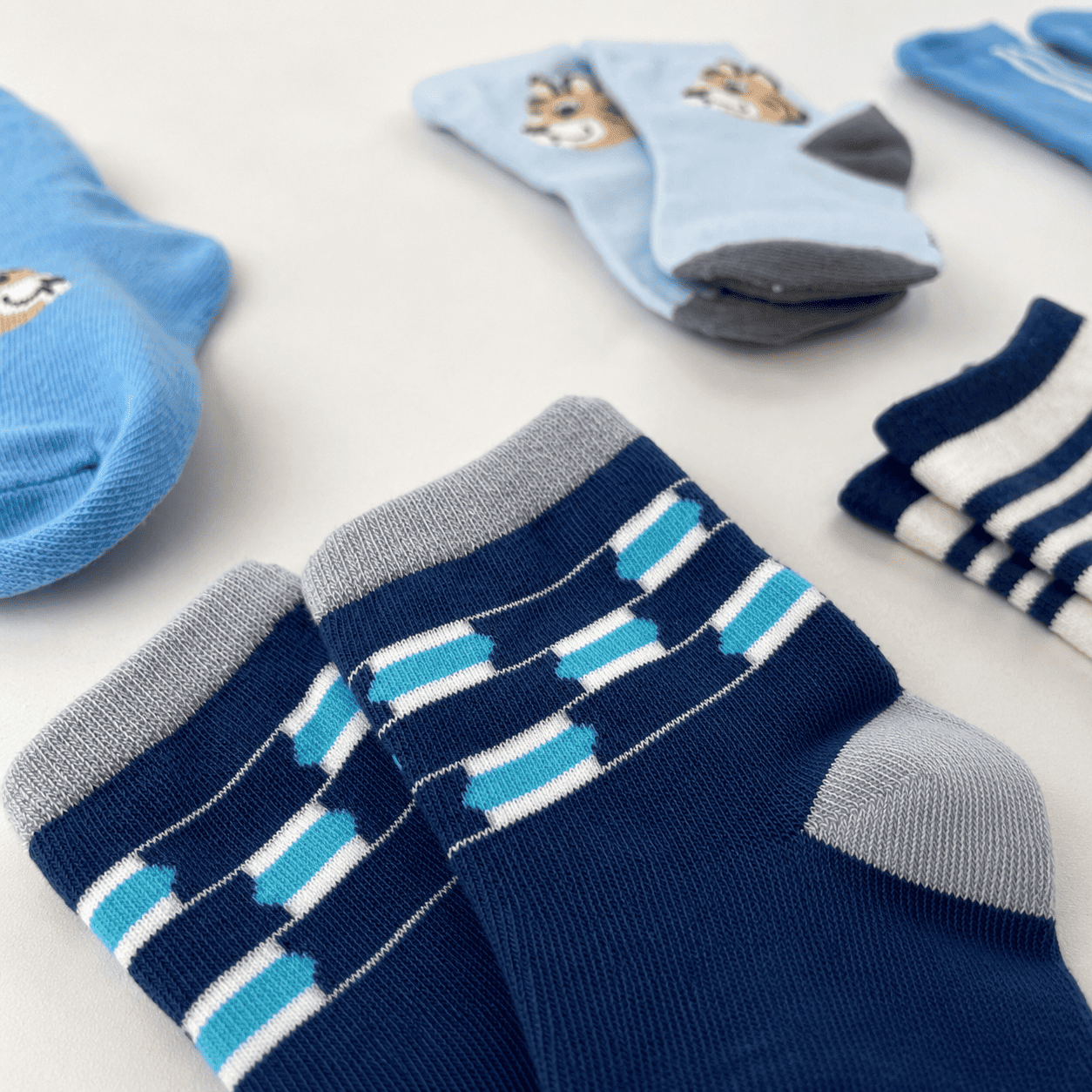 Kit Meia Colorida Masculina Pimpolho Antiderrapante Cano Alto com 3 Pares