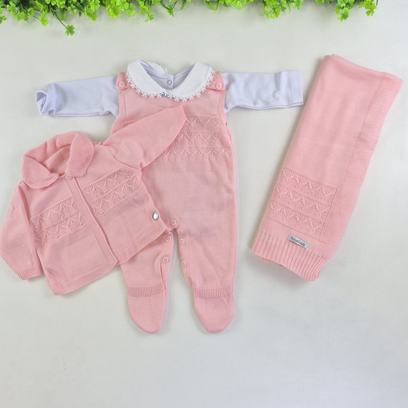 Saída de Maternidade Tamine Baby Camile 4 Pçs - Romantismo Clássico e Realeza em Tricot de Luxo