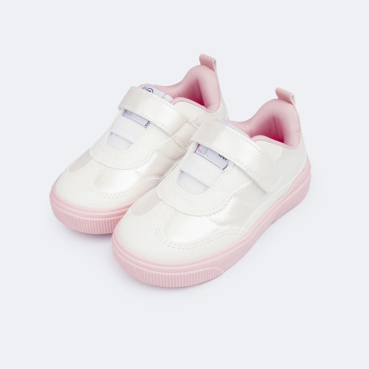 Tênis Infantil Pampili Yumi Acabamento Cintilante e Inclusivo