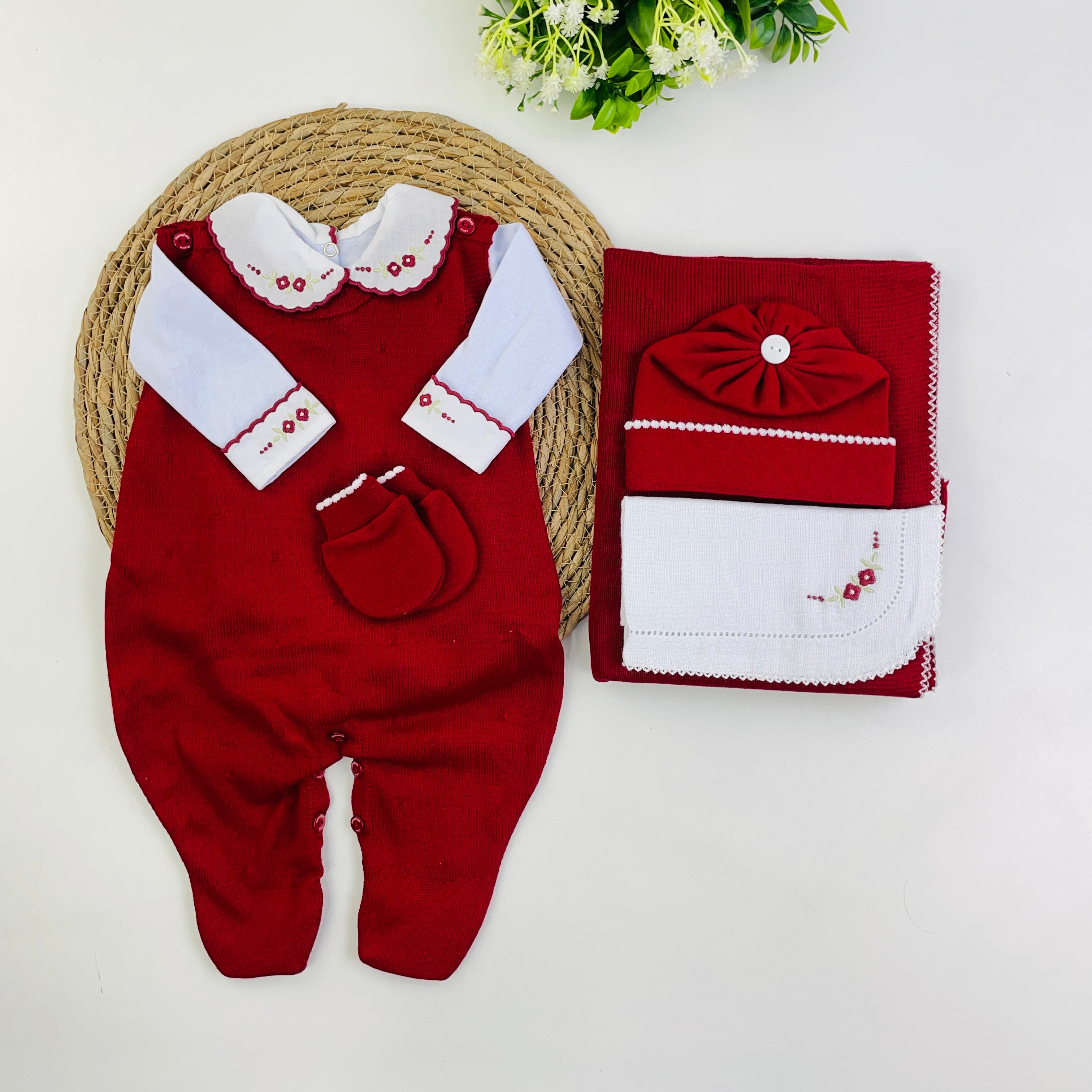Saida De Maternidade Sanches Baby Bordada Em Tricot 6 Peças