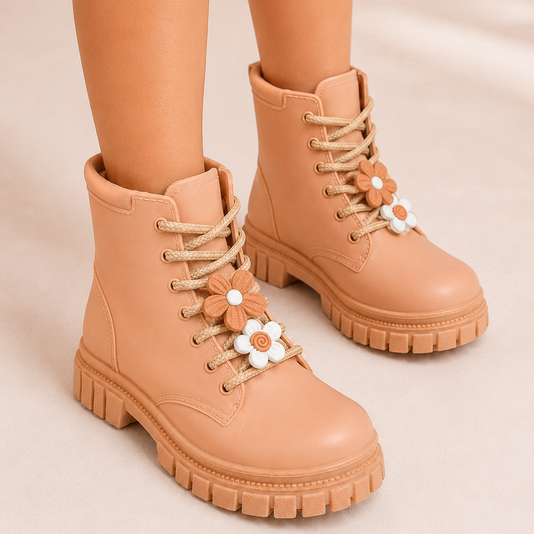 Bota Coturno Infantil Feminina LueLua Duda com Pins de Flores