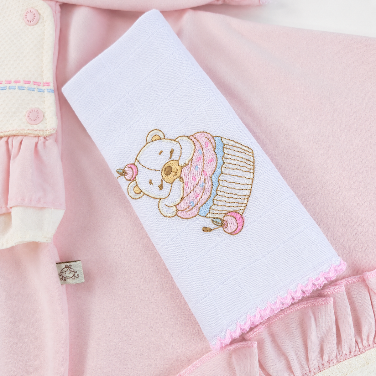 Saída de Maternidade Feminina Pipoquinhas Baby Suedine Ursa Cupcake 3 Peças