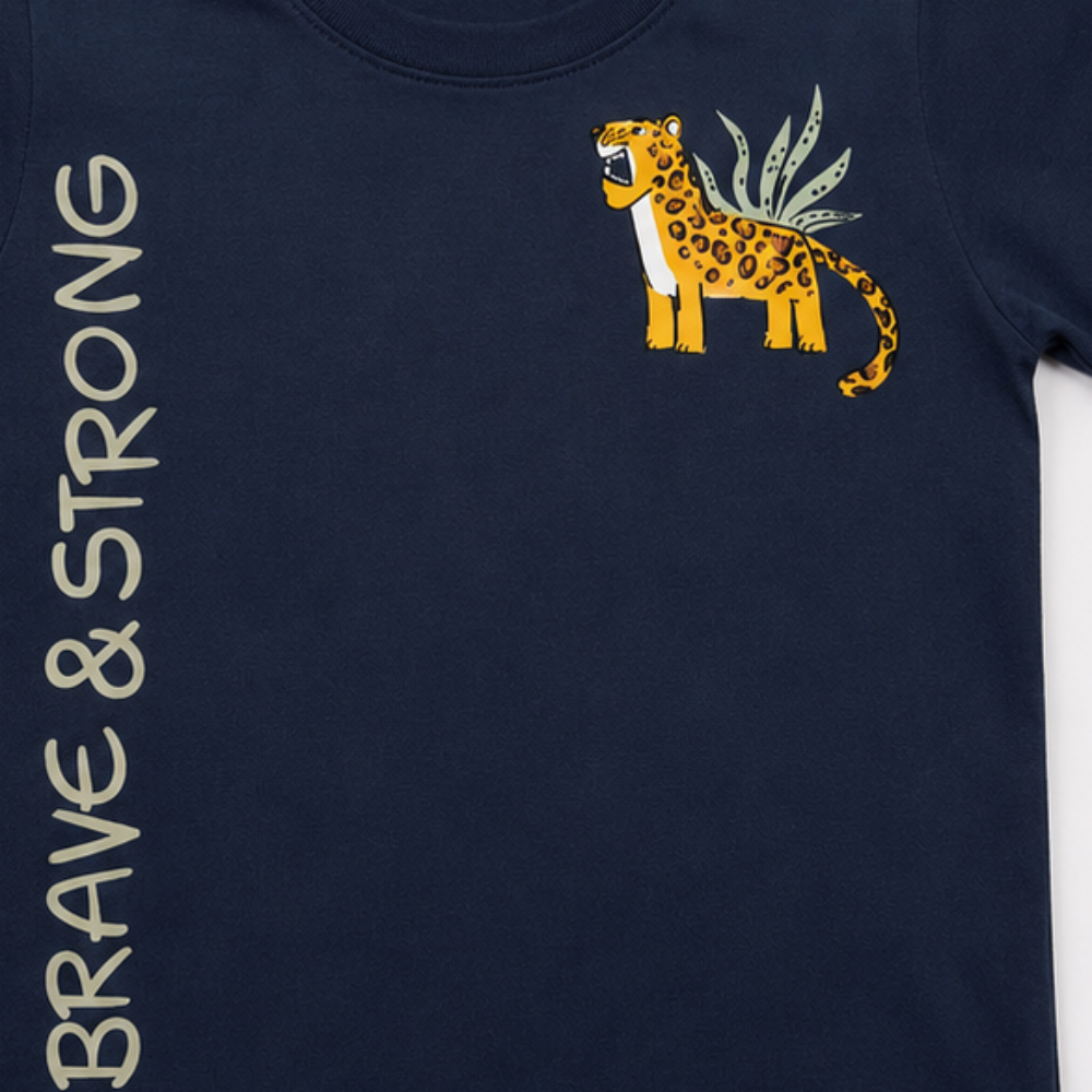 Conjunto Infantil Masculino Kyly Brave &amp; Strong Camiseta e Bermuda Estampada