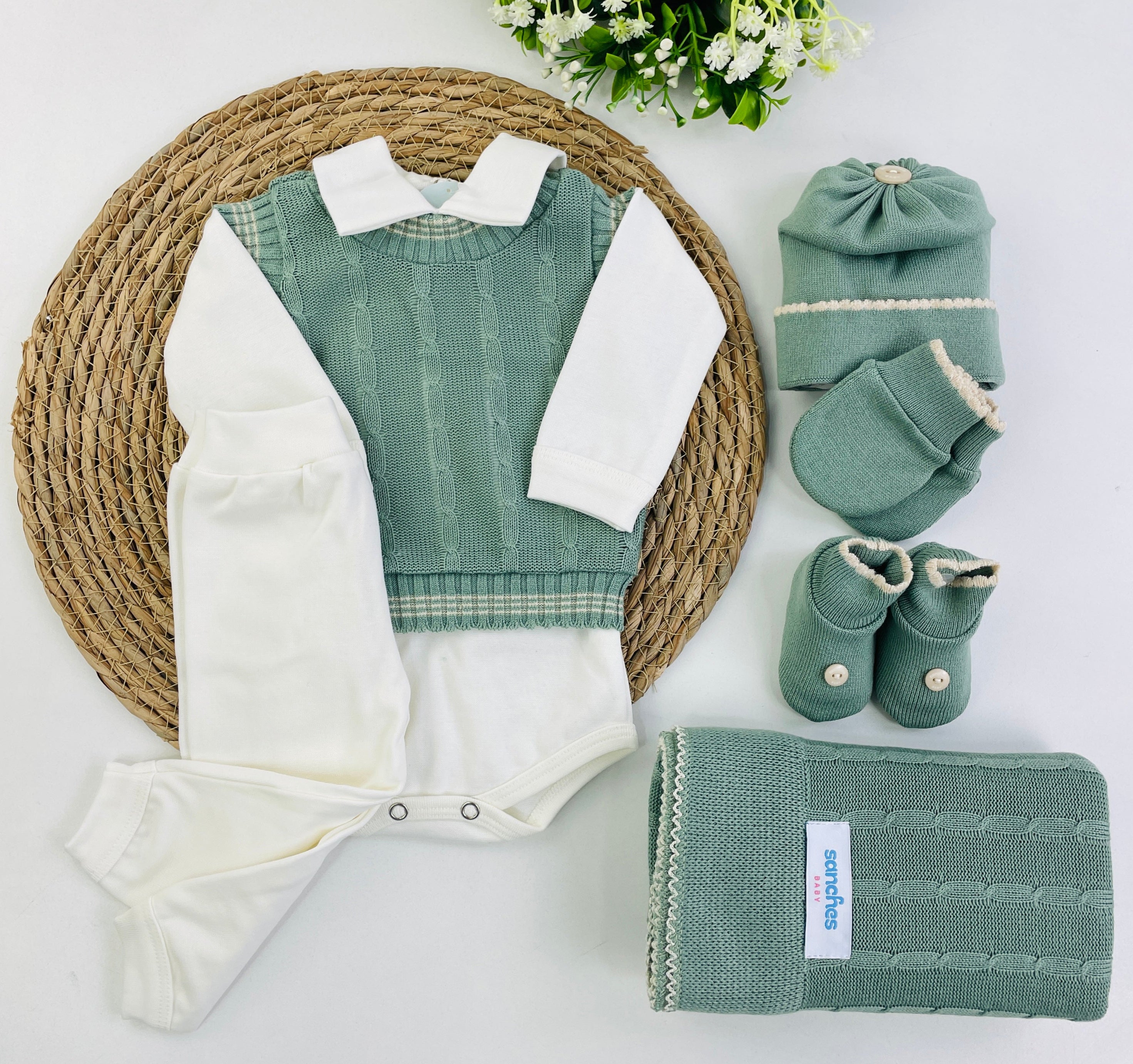 Saida De Maternidade Sanches Baby Trama Em Tricot 7 Peças