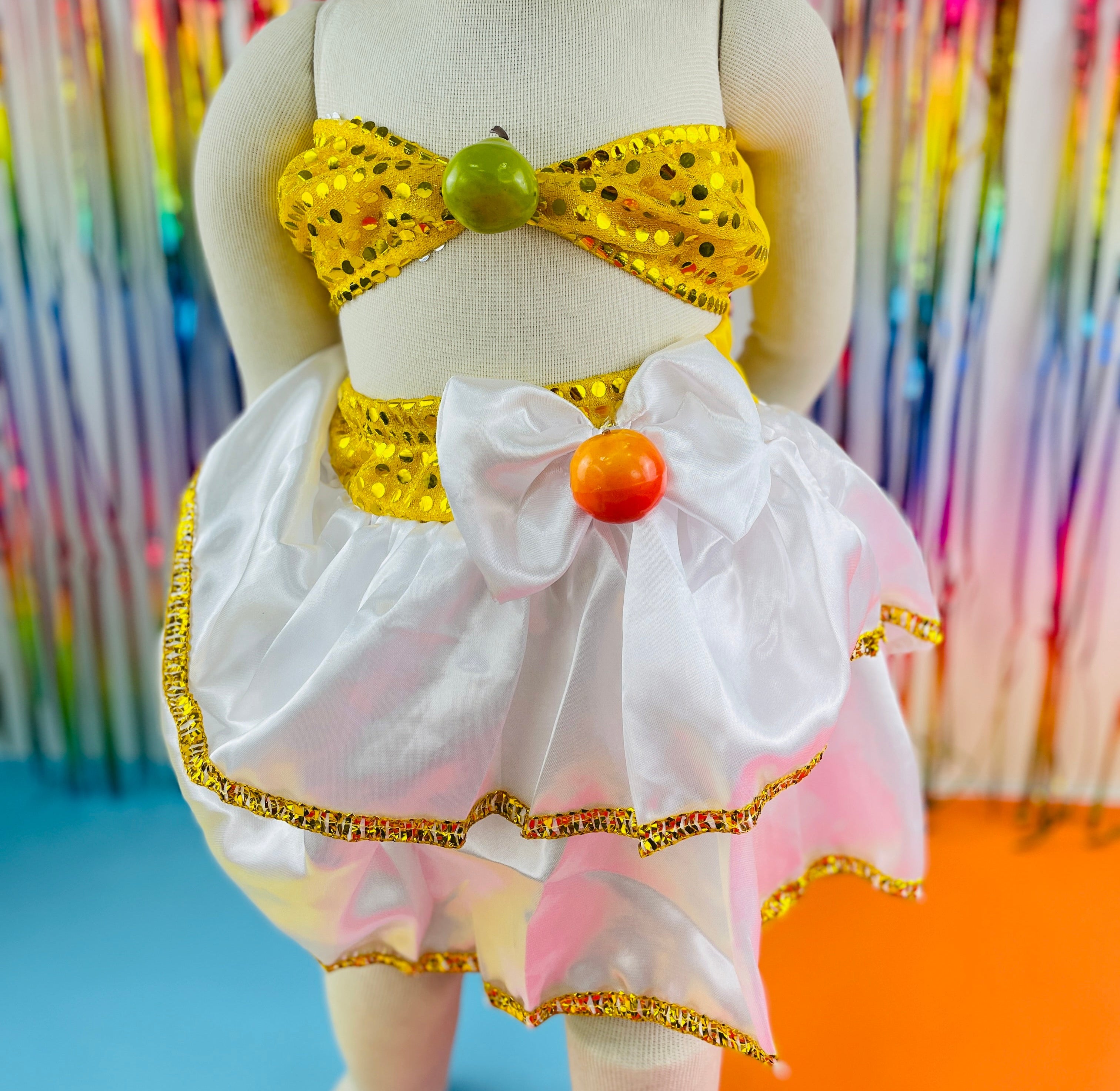 Fantasia V Curvelo Baiana Dourada