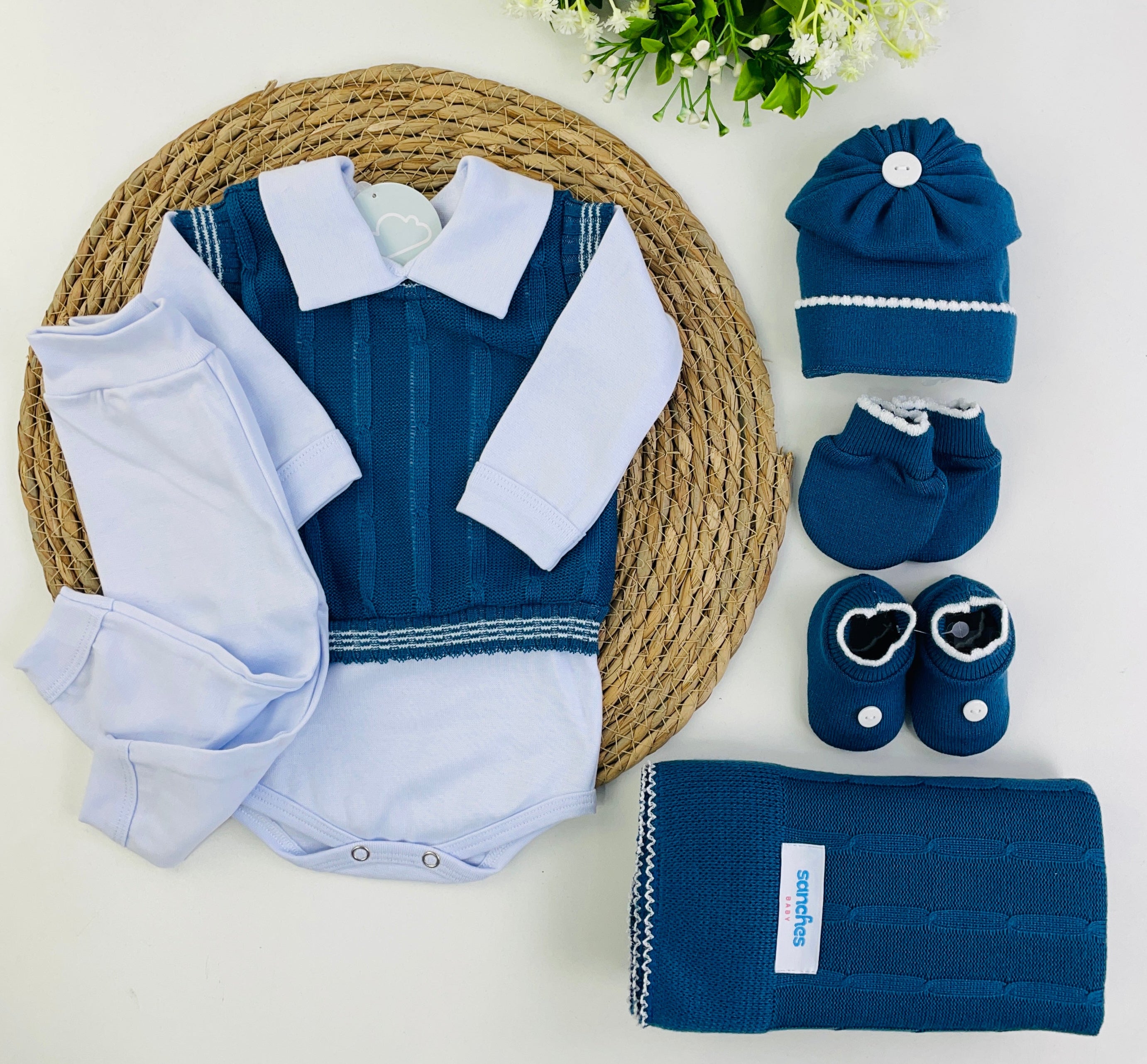Saida De Maternidade Sanches Baby Trama Em Tricot 7 Peças