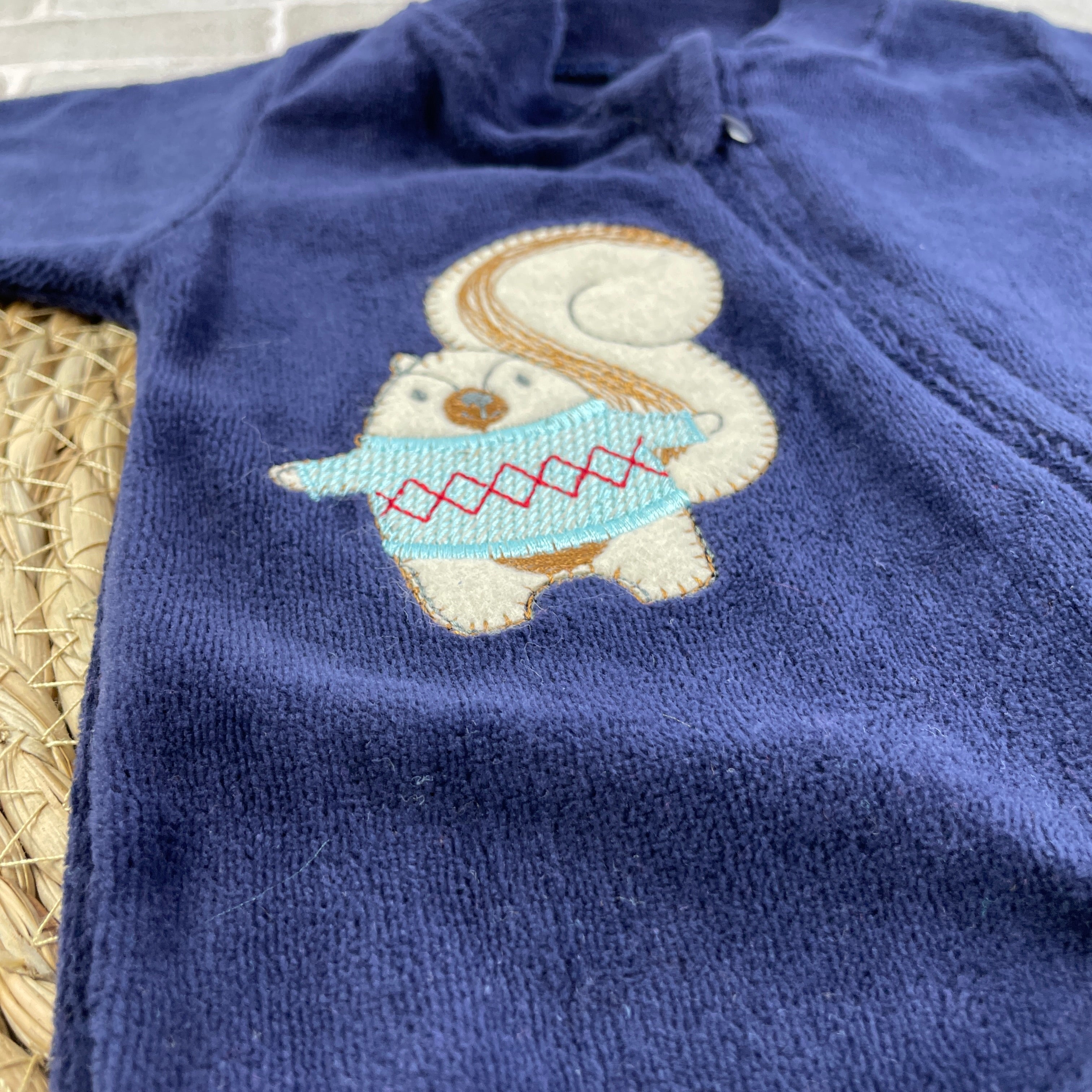 Macacão Bebê Plush Gente Miúda Bordado com Zíper Confortável Infantil