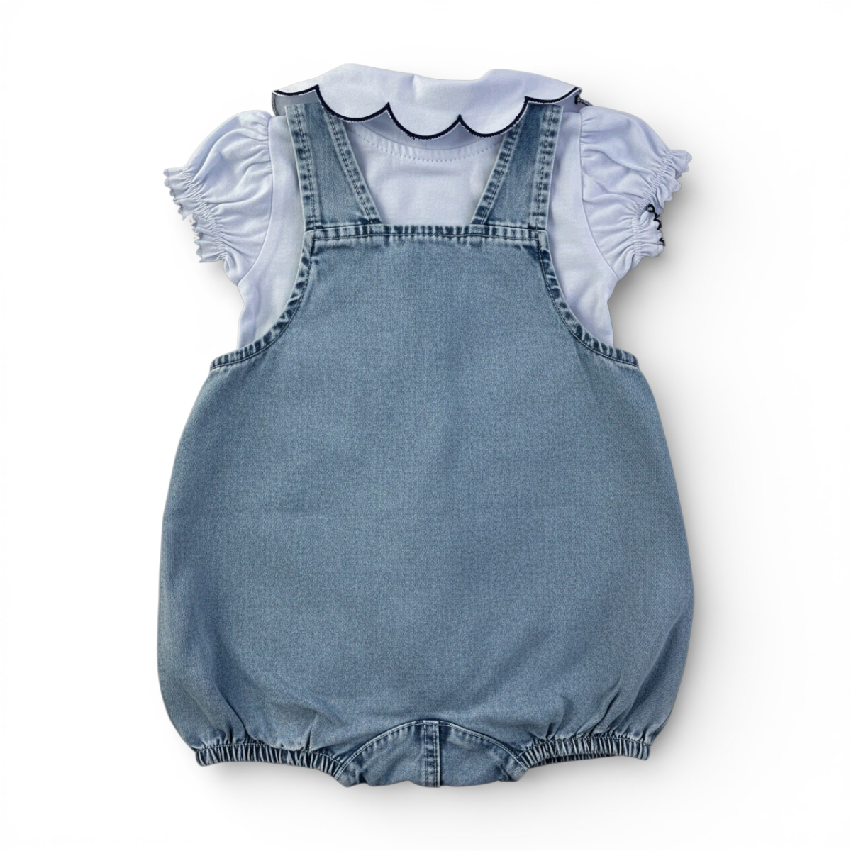 Macacão Jeans Feminino Infantil Brokinha com Blusa de Gola Bordada