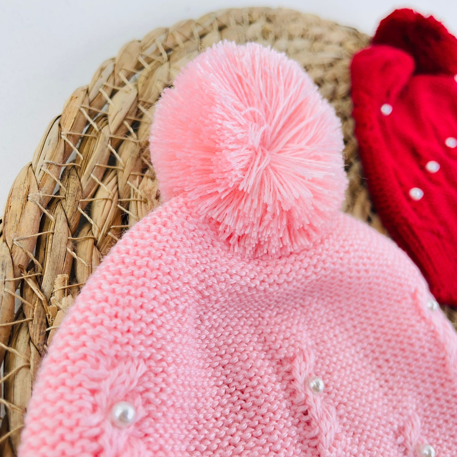 Gorro Infantil Feminino de Tricot com Pérolas Tamine Vitória