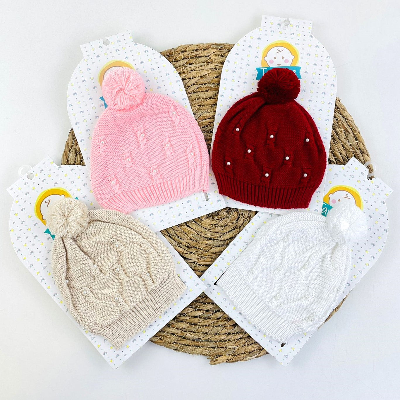 Gorro Infantil Feminino de Tricot com Pérolas Tamine Vitória