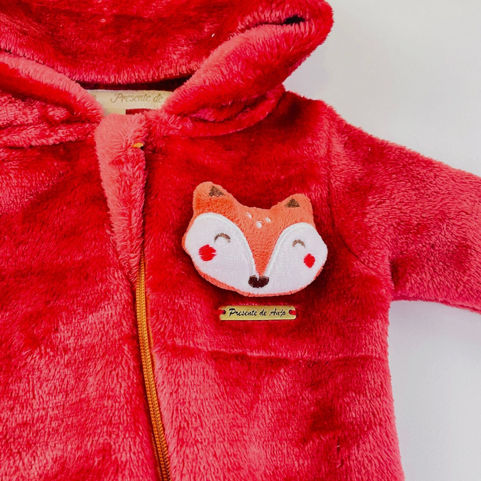 Macacão Longo Bebê Presente de Anjo Peluciado com Capuz Inverno