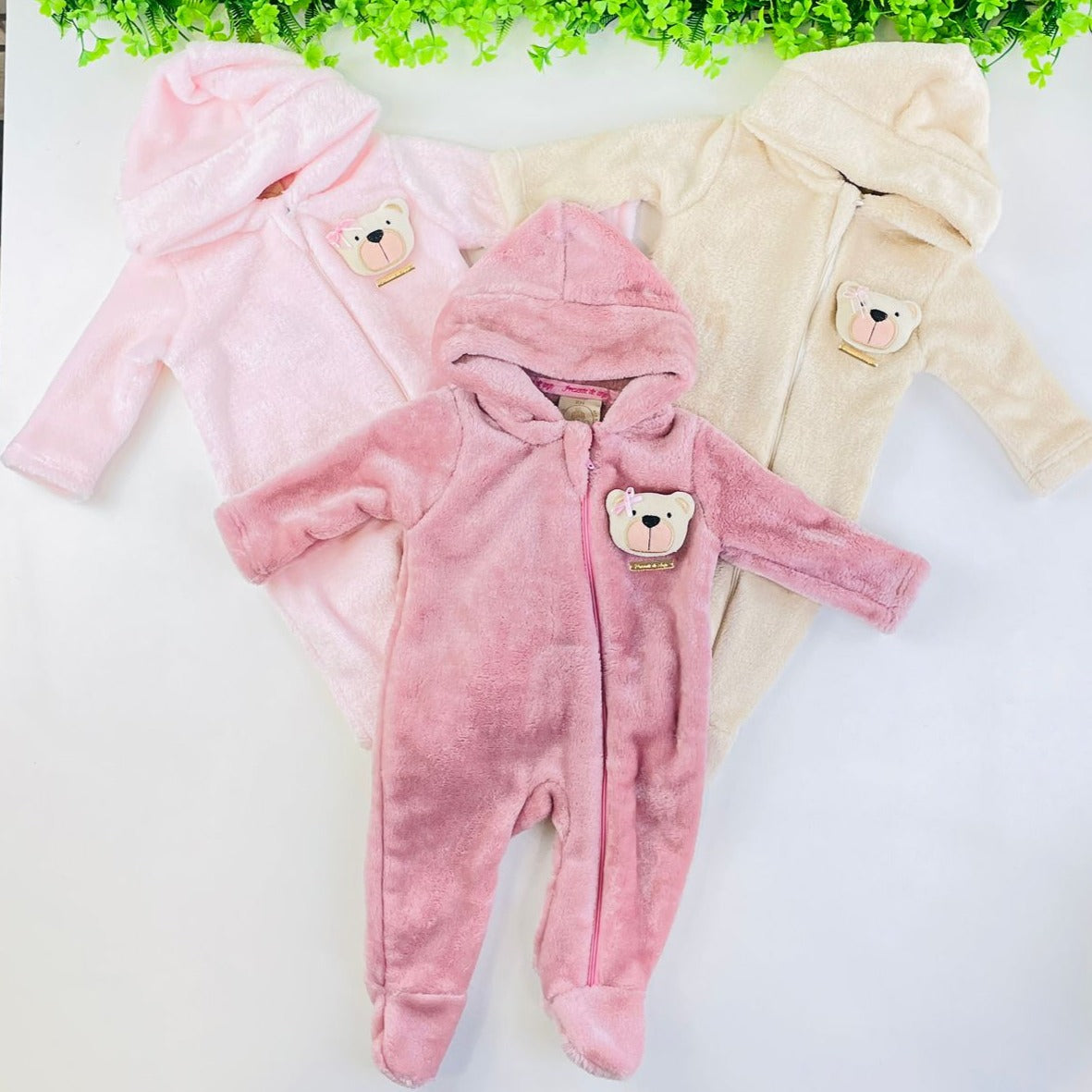 Macacão Longo Bebê Presente de Anjo Peluciado com Capuz Inverno
