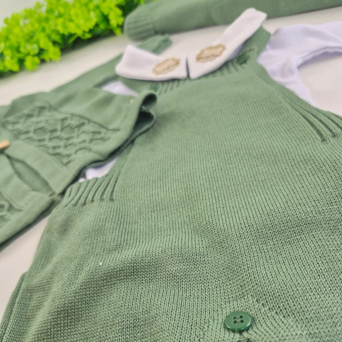 Saída de Maternidade Tamine Baby Daniel 4 Pçs - Charme e Elegância Clássica em Tricot