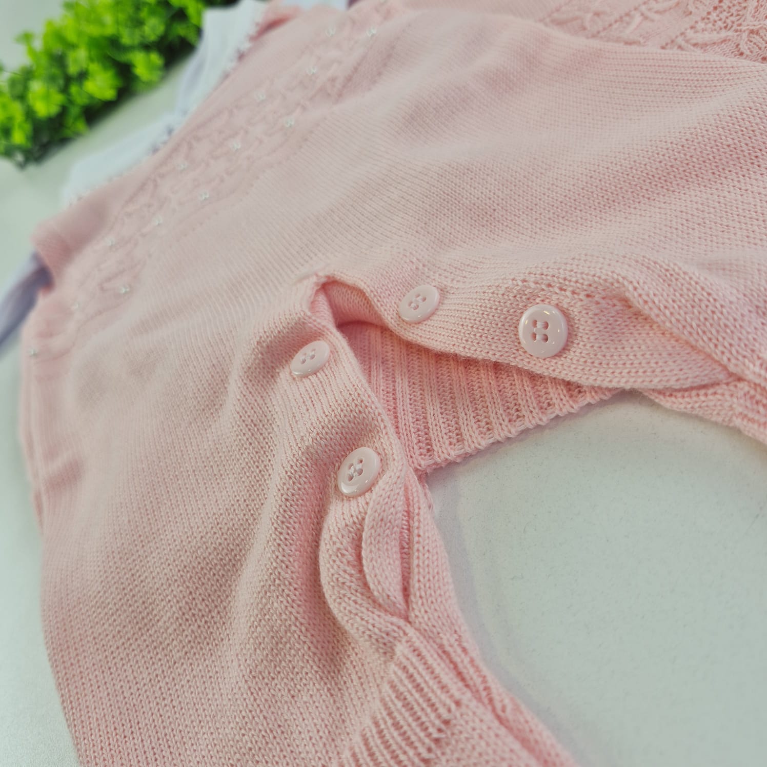 Saída de Maternidade Tamine Baby Naty 3 Pçs - Delicadeza Clássica e Brilho de Pérolas em Tricot Premium