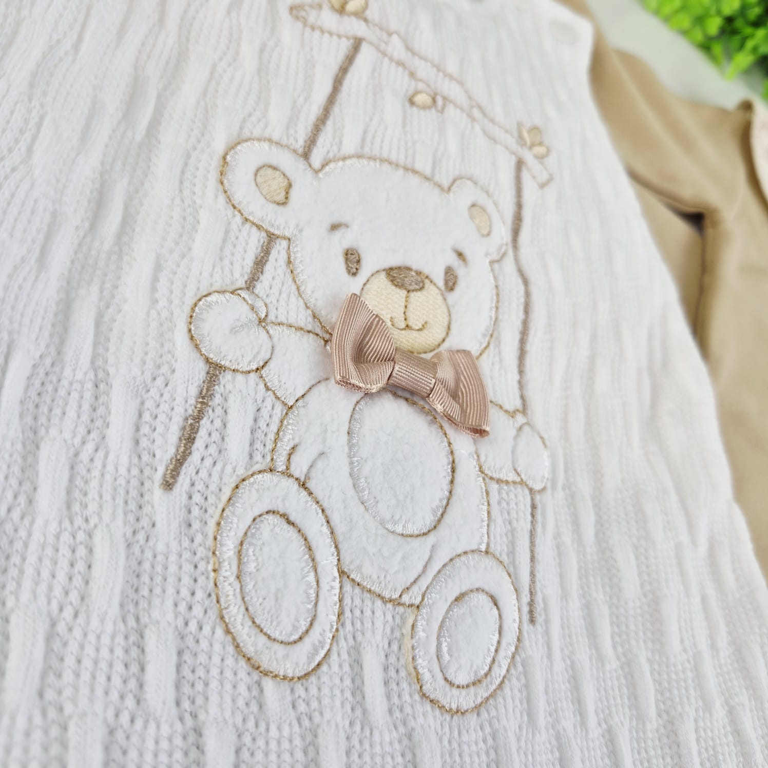 Saída de Maternidade Pipoquinhas Baby Tricot Everest Urso no Balanço 4 Peças - Conforto e Encanto Lúdico para o Príncipe