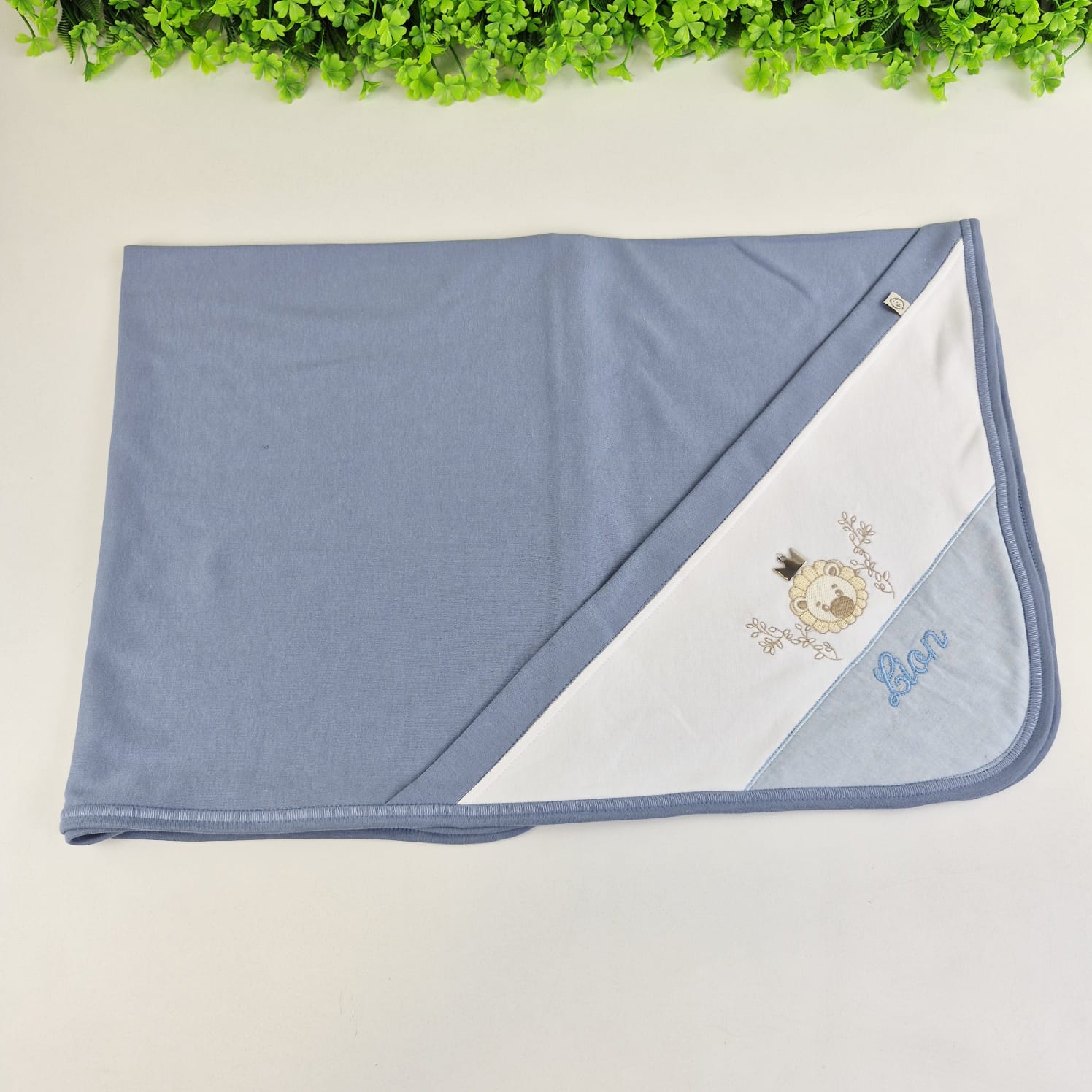 Saída de Maternidade Pipoquinhas Baby Tricot Everest Escudo 4 Peças - Nobreza e Aconchego Clássico de Leãozinho