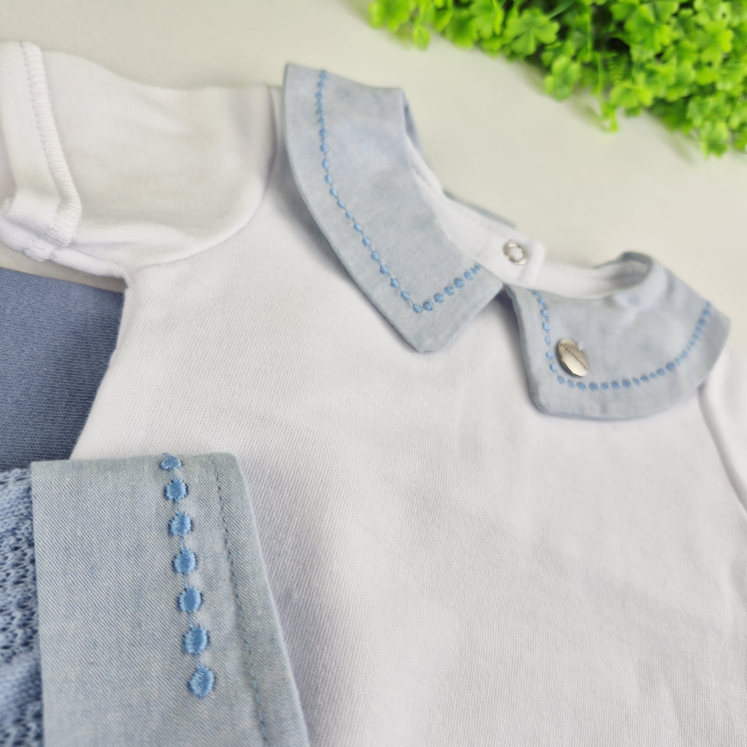 Saída de Maternidade Pipoquinhas Baby Tricot Everest Escudo 4 Peças - Nobreza e Aconchego Clássico de Leãozinho