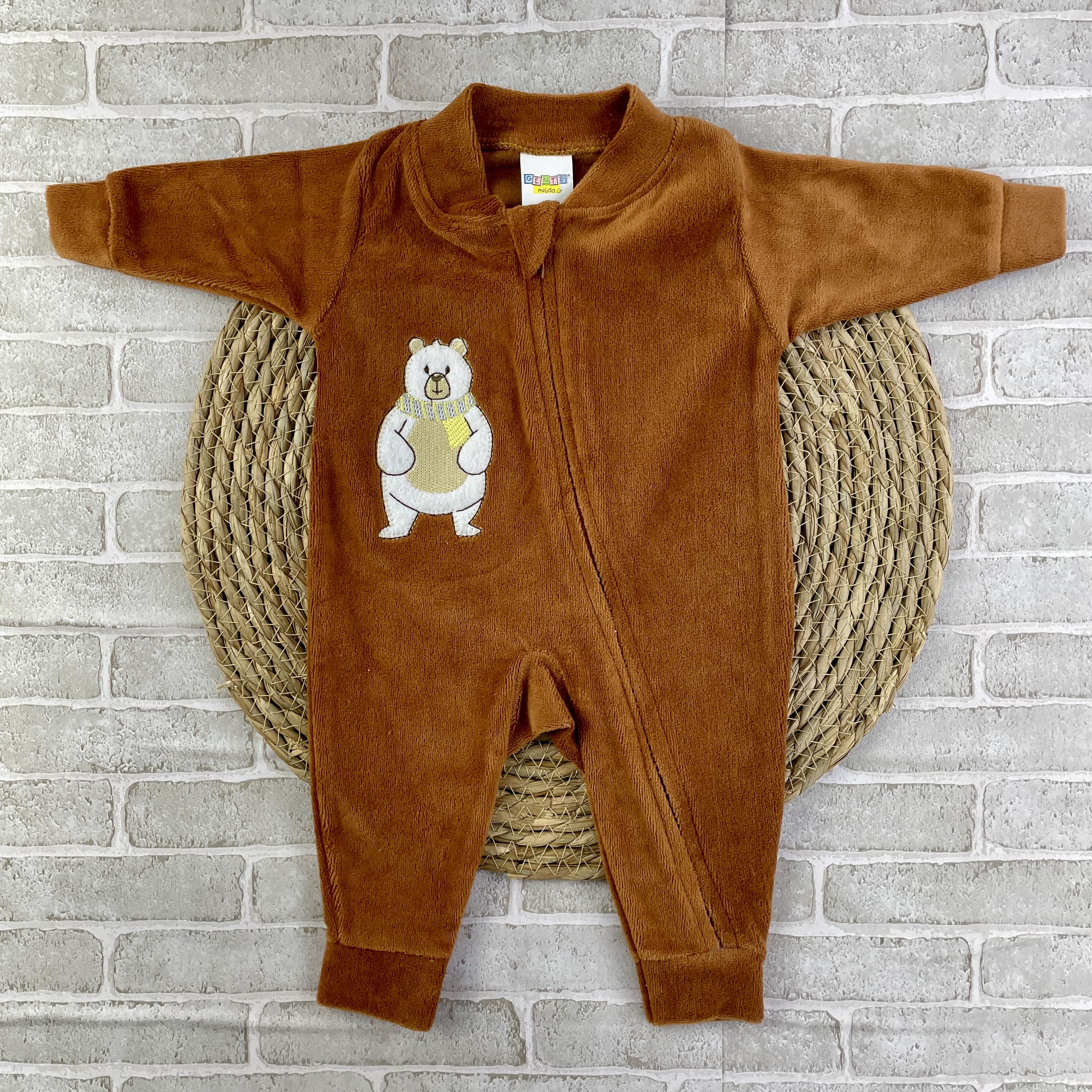 Macacão Bebê Plush Gente Miúda Bordado com Zíper Confortável Infantil