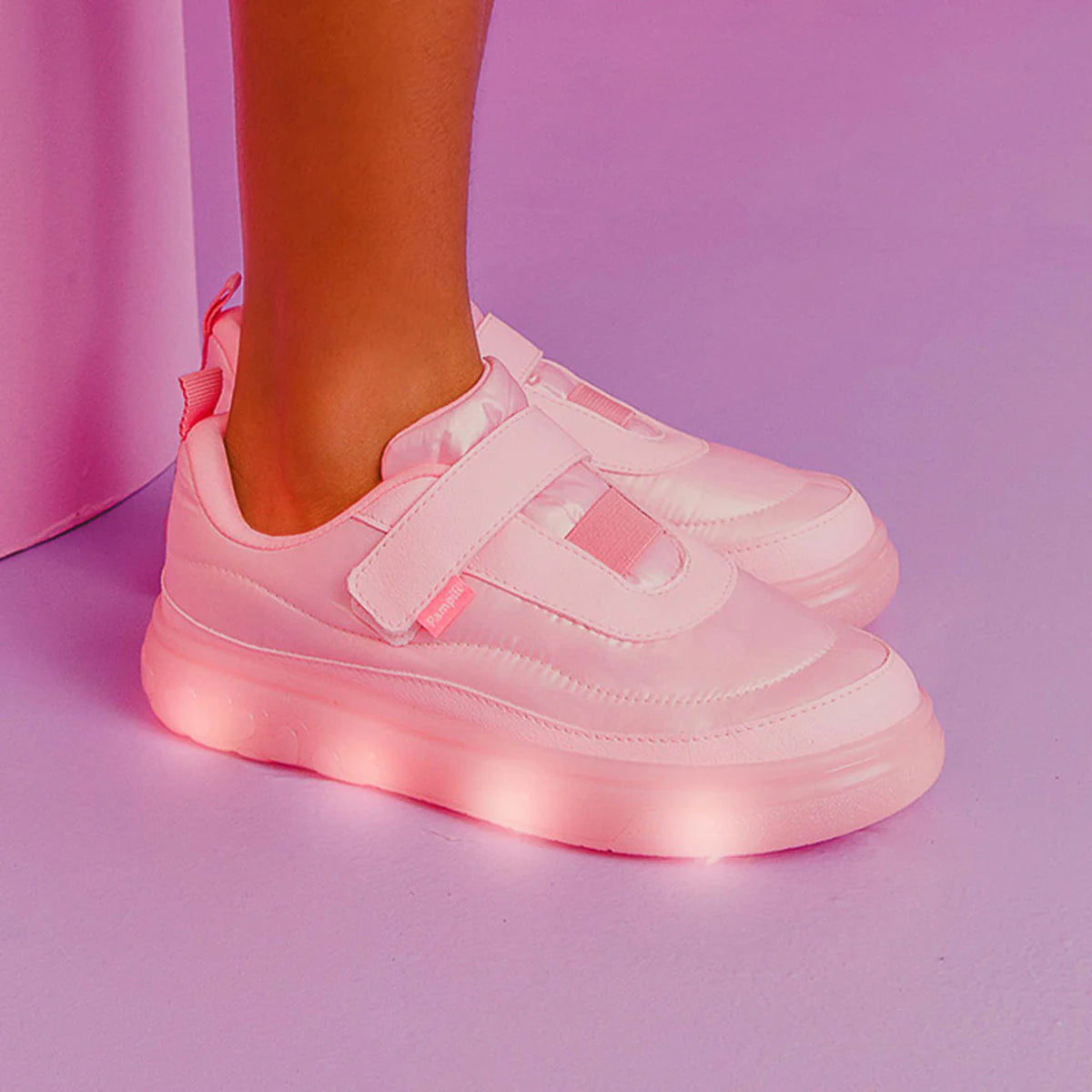 Tênis Pampili Feetcare Sneaker Holografico
