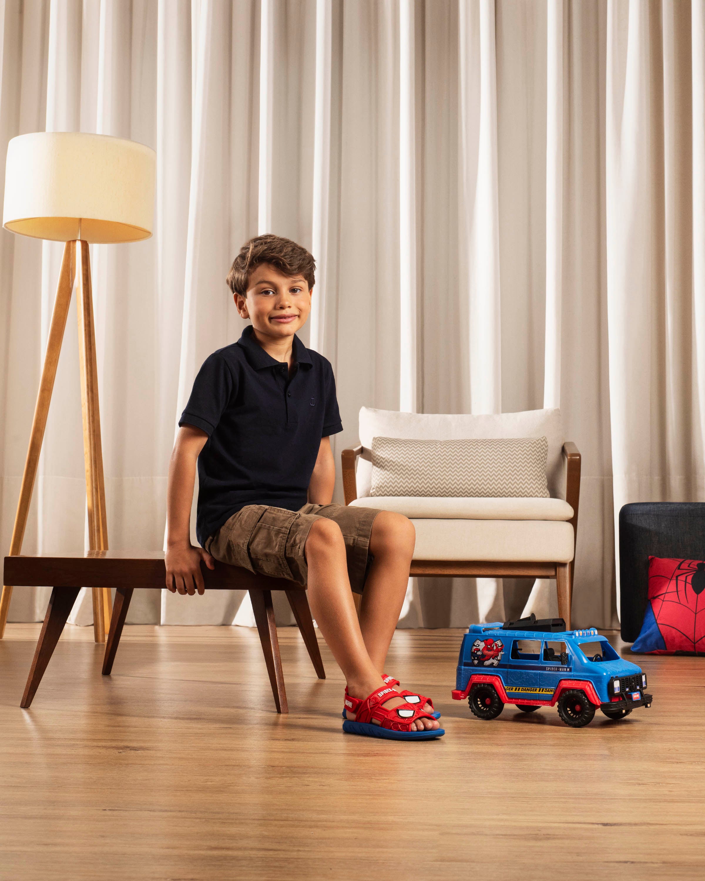 Sandália Infantil Vermelha Homem Aranha com Furgão Grendene Kids